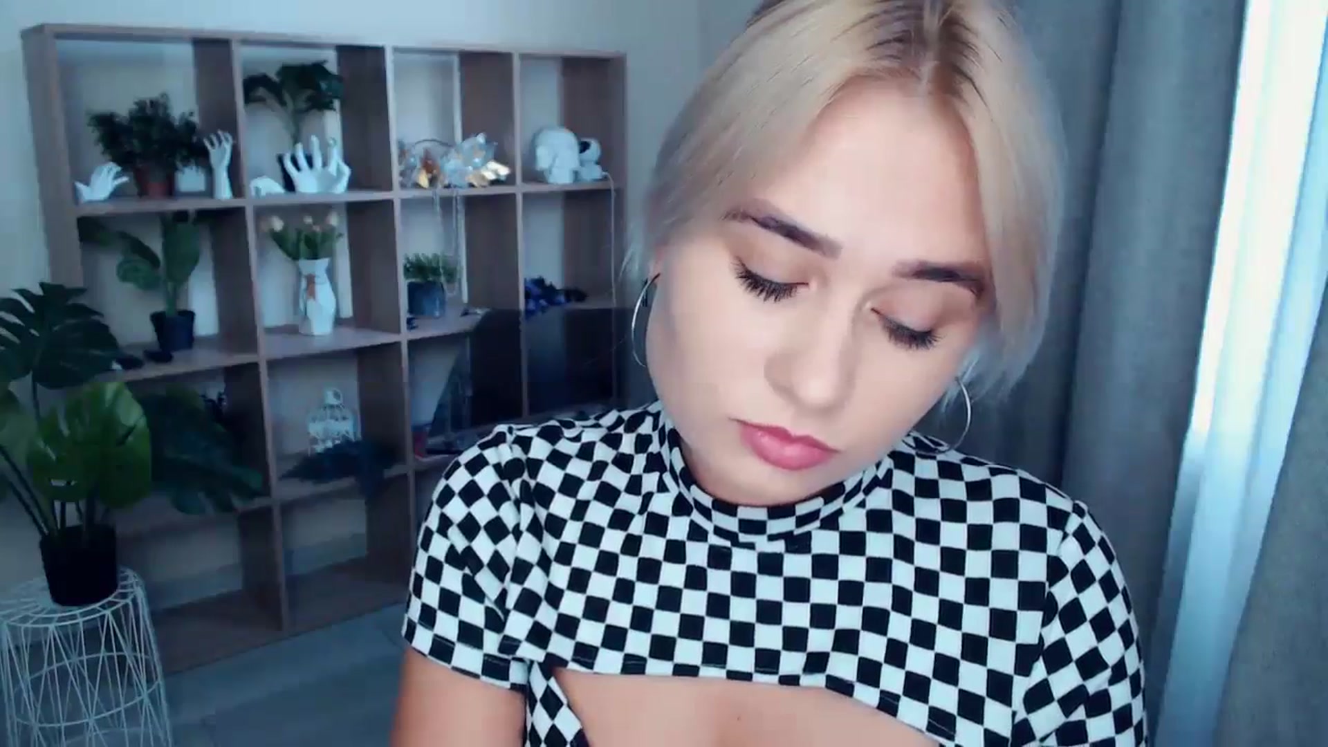 Gallery image thumbnail from Kukla_kolduna's myfreecams stream on, 09/05/2024, 16:09 image 10 of 20