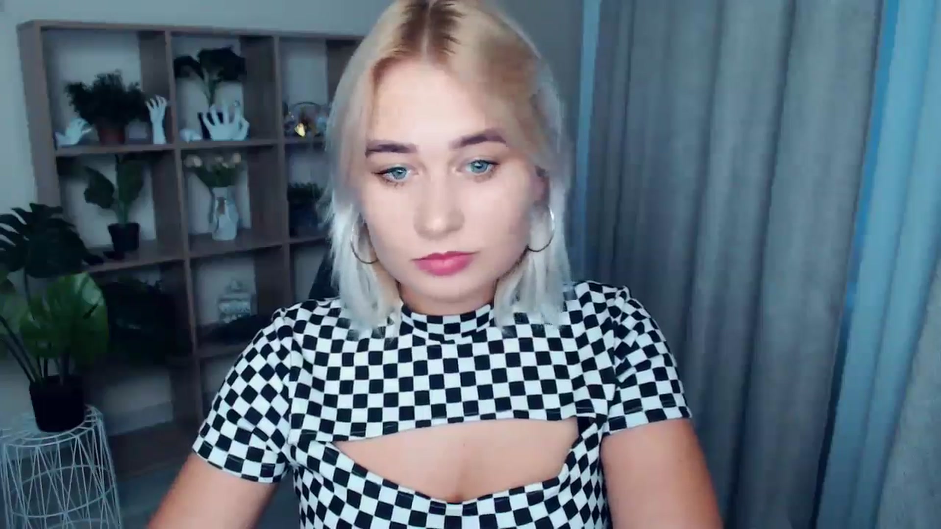 Gallery image thumbnail from Kukla_kolduna's myfreecams stream on, 09/05/2024, 16:54 image 12 of 20