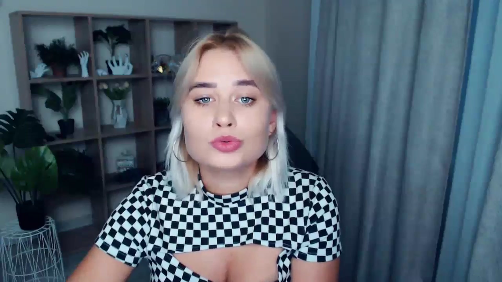 Gallery image thumbnail from Kukla_kolduna's myfreecams stream on, 09/05/2024, 16:54 image 17 of 20