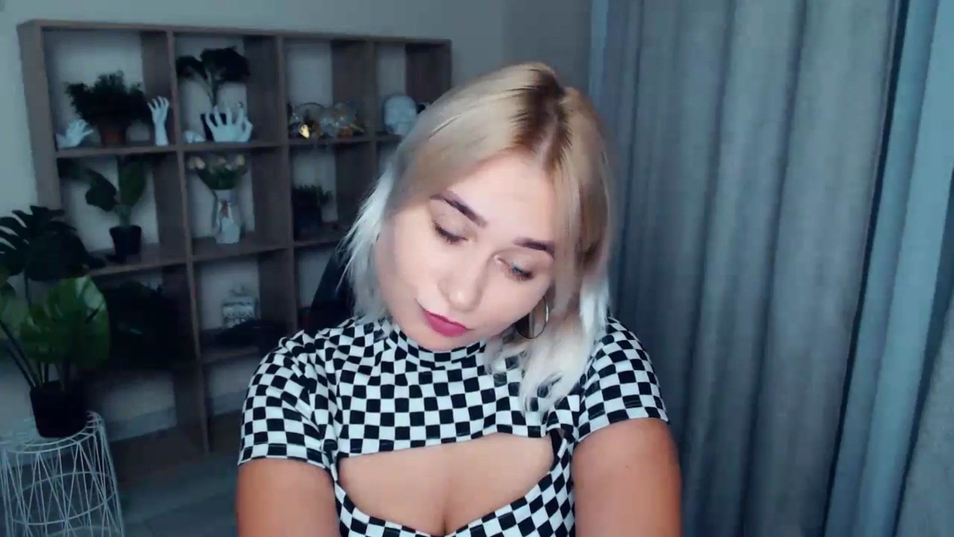 Gallery image thumbnail from Kukla_kolduna's myfreecams stream on, 09/05/2024, 17:48 image 9 of 20
