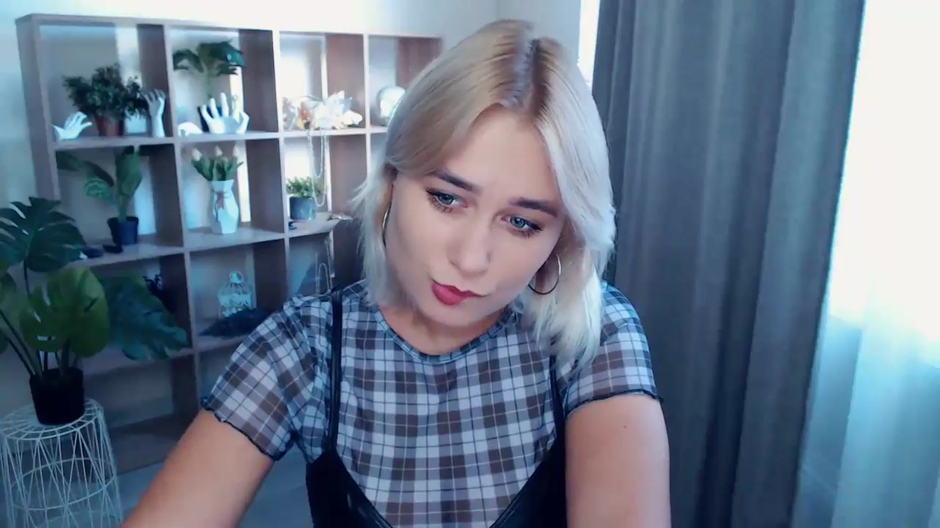 Gallery image thumbnail from Kukla_kolduna's myfreecams stream on, 09/06/2024, 15:54 image 9 of 20