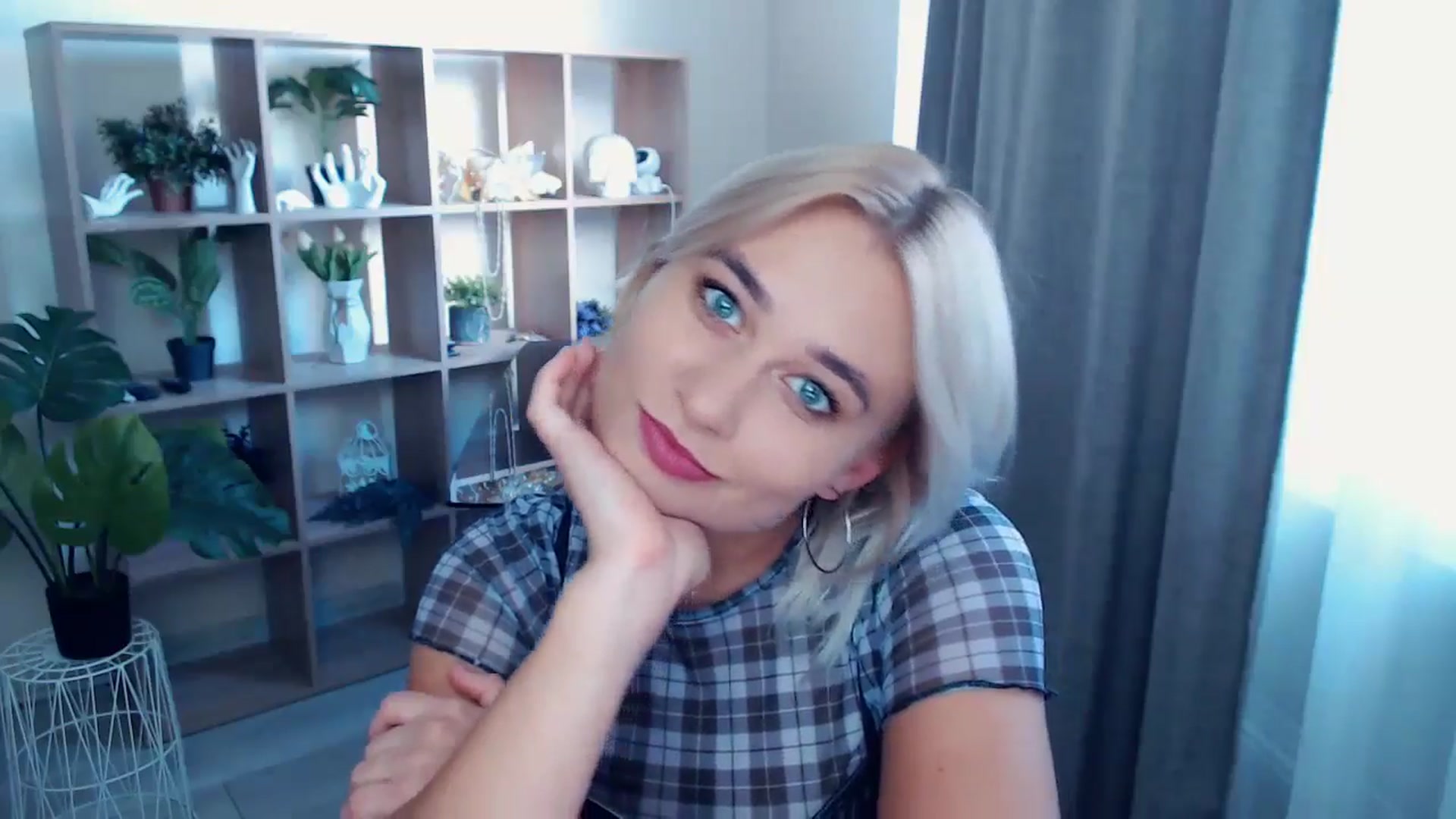 Gallery image thumbnail from Kukla_kolduna's myfreecams stream on, 09/06/2024, 15:54 image 6 of 20