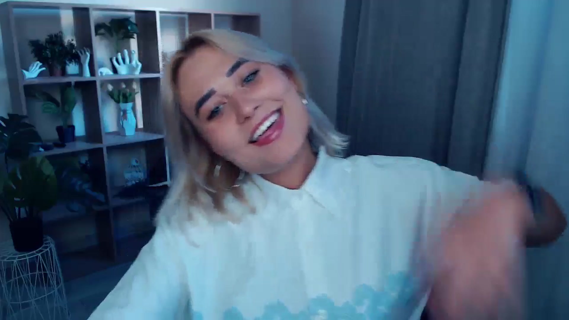 Gallery image thumbnail from Kukla_kolduna's myfreecams stream on, 09/08/2024, 15:56 image 15 of 20