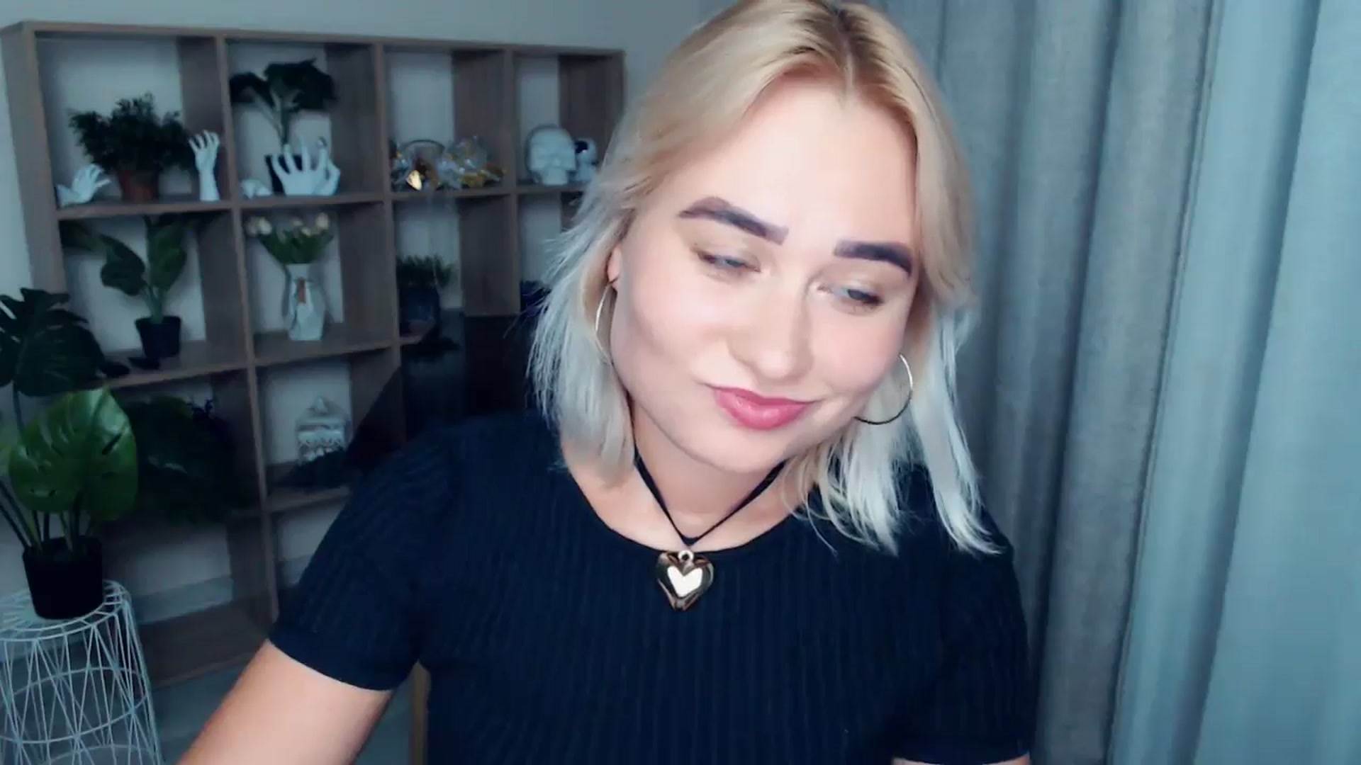 Gallery image thumbnail from Kukla_kolduna's myfreecams stream on, 09/08/2024, 18:43 image 8 of 20