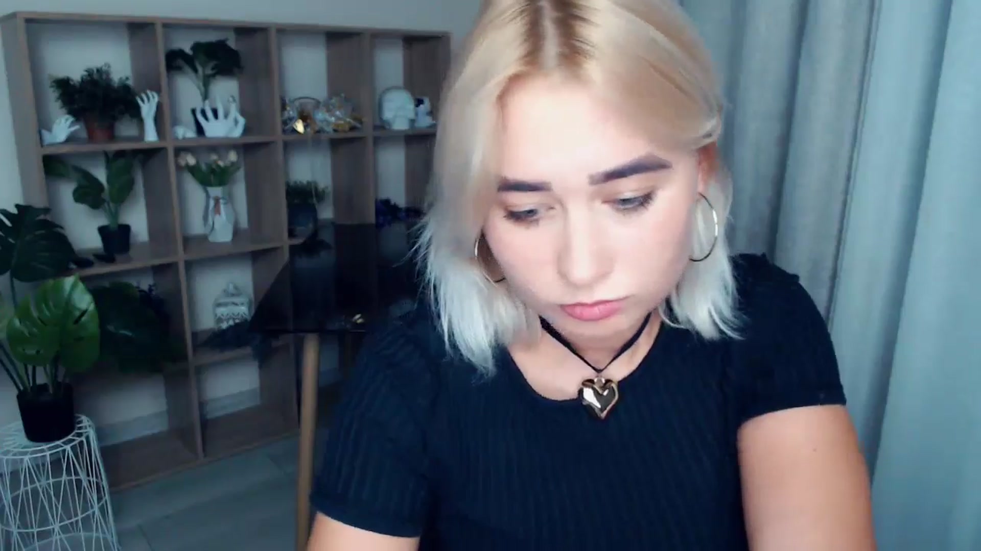 Gallery image thumbnail from Kukla_kolduna's myfreecams stream on, 09/08/2024, 18:43 image 17 of 20