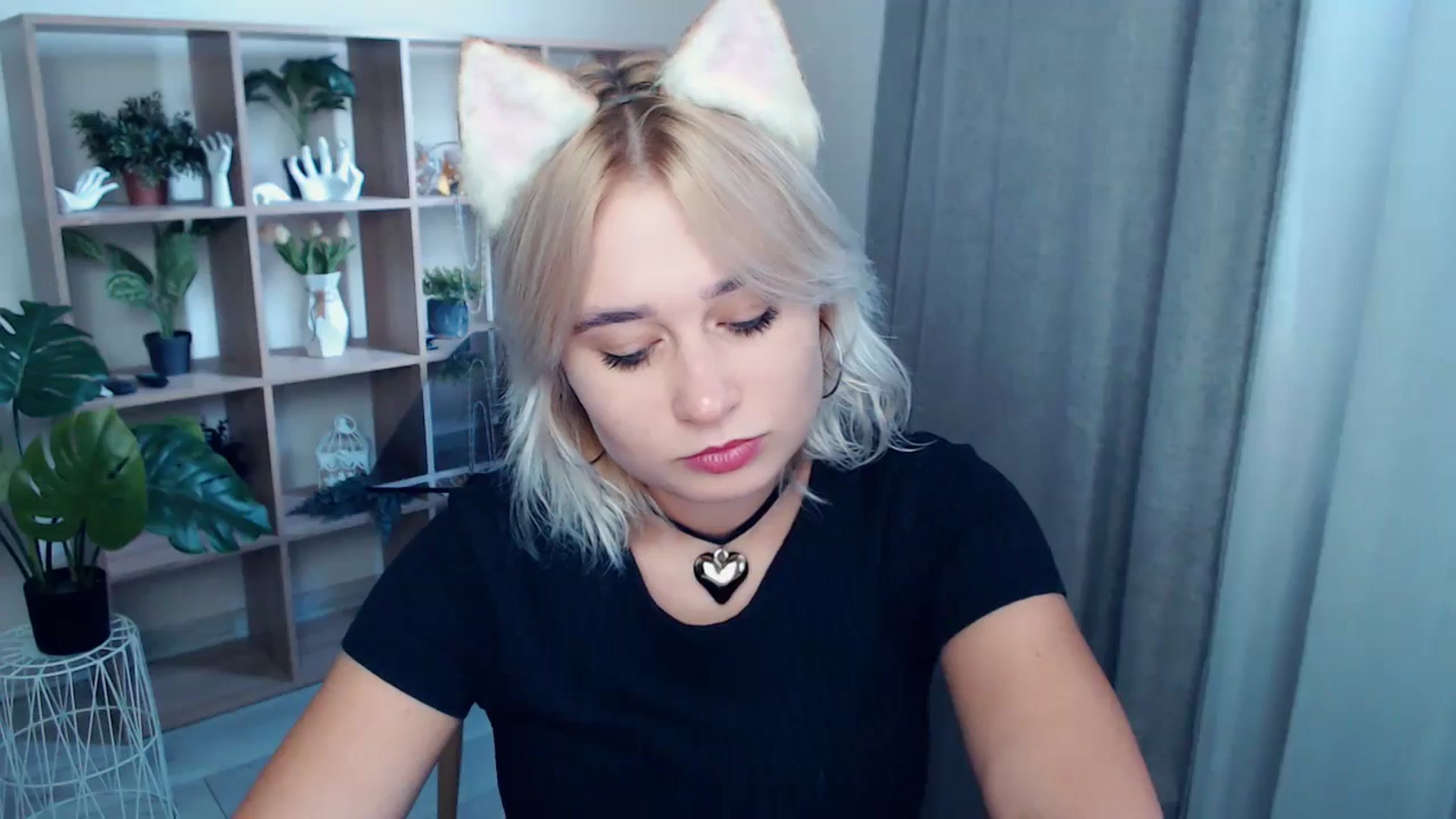 Gallery image thumbnail from Kukla_kolduna's myfreecams stream on, 09/11/2024, 17:13 image 9 of 20