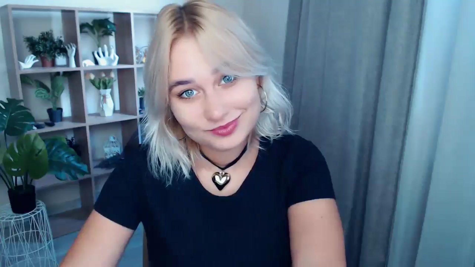 Gallery image thumbnail from Kukla_kolduna's myfreecams stream on, 09/11/2024, 17:13 image 5 of 20