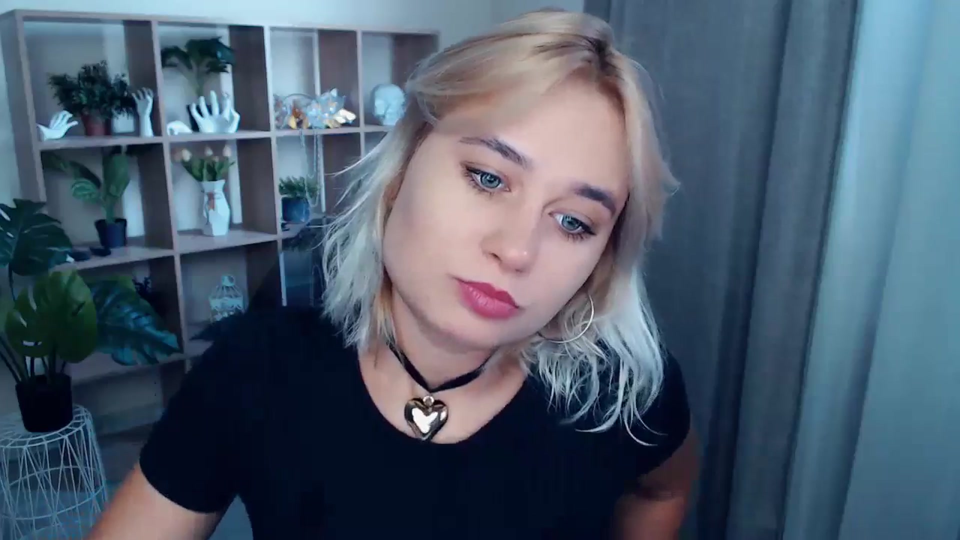 Gallery image thumbnail from Kukla_kolduna's myfreecams stream on, 09/11/2024, 17:13 image 4 of 20