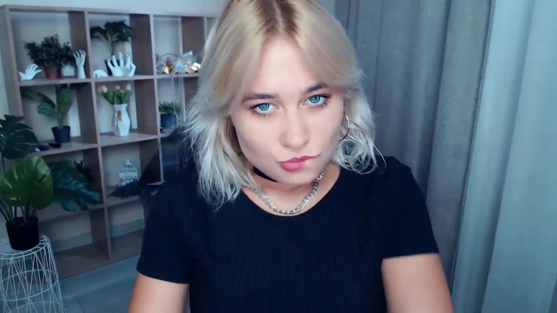 Gallery image thumbnail from Kukla_kolduna's myfreecams stream on, 09/11/2024, 17:13 image 12 of 20
