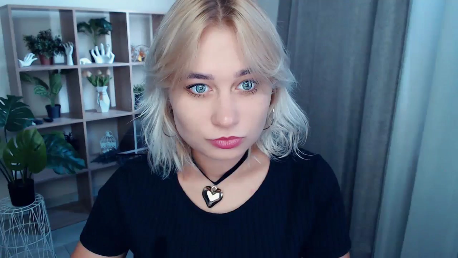 Gallery image thumbnail from Kukla_kolduna's myfreecams stream on, 09/11/2024, 17:13 image 3 of 20