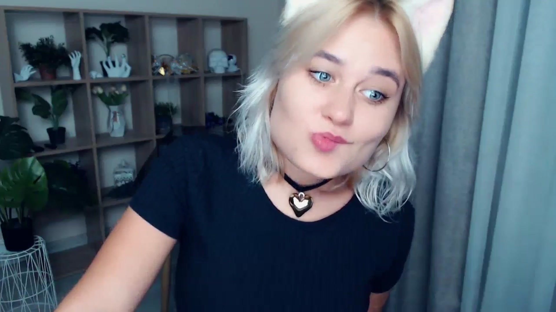 Gallery image thumbnail from Kukla_kolduna's myfreecams stream on, 09/11/2024, 17:13 image 19 of 20