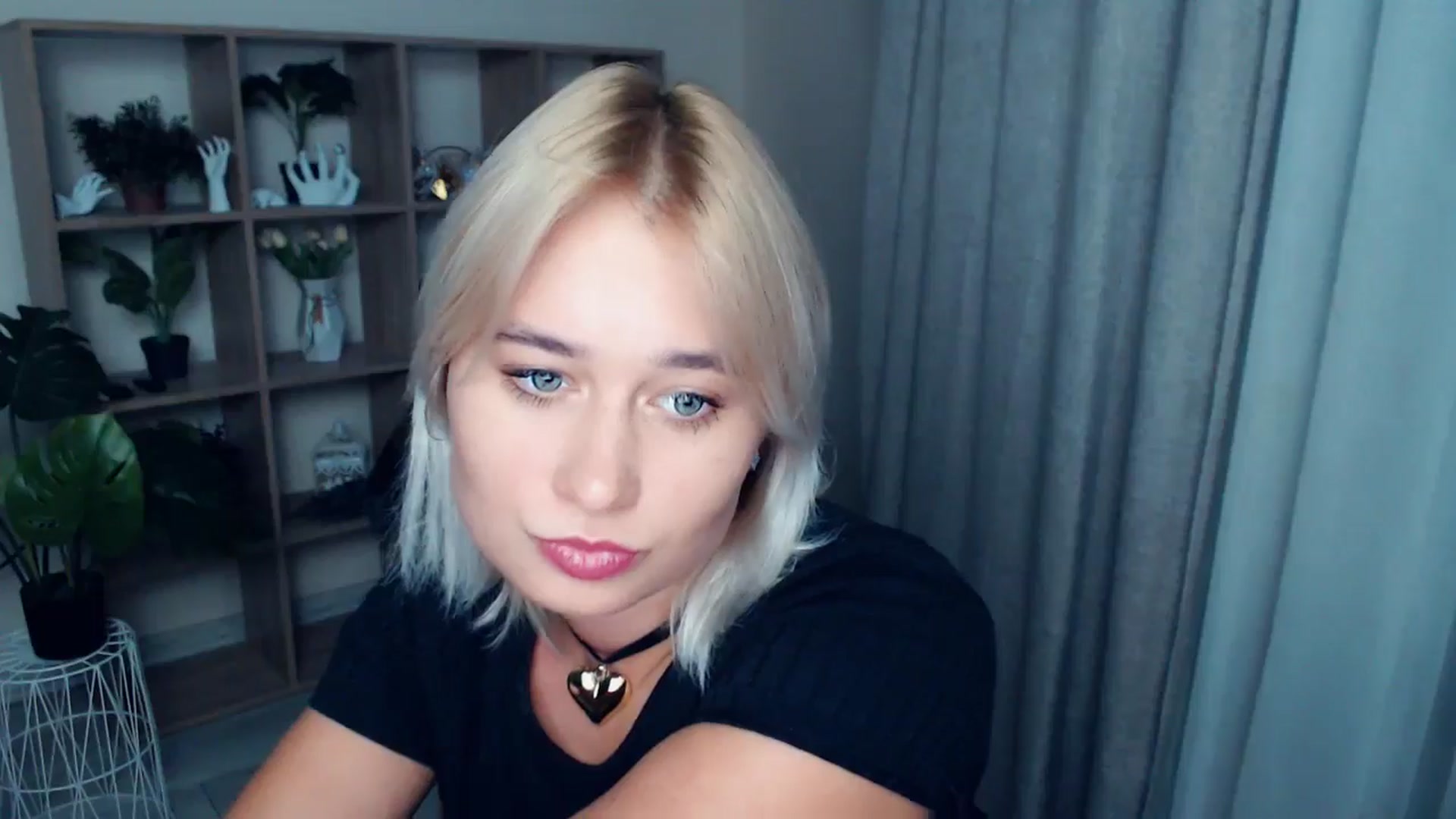 Gallery image thumbnail from Kukla_kolduna's myfreecams stream on, 09/13/2024, 16:32 image 16 of 20