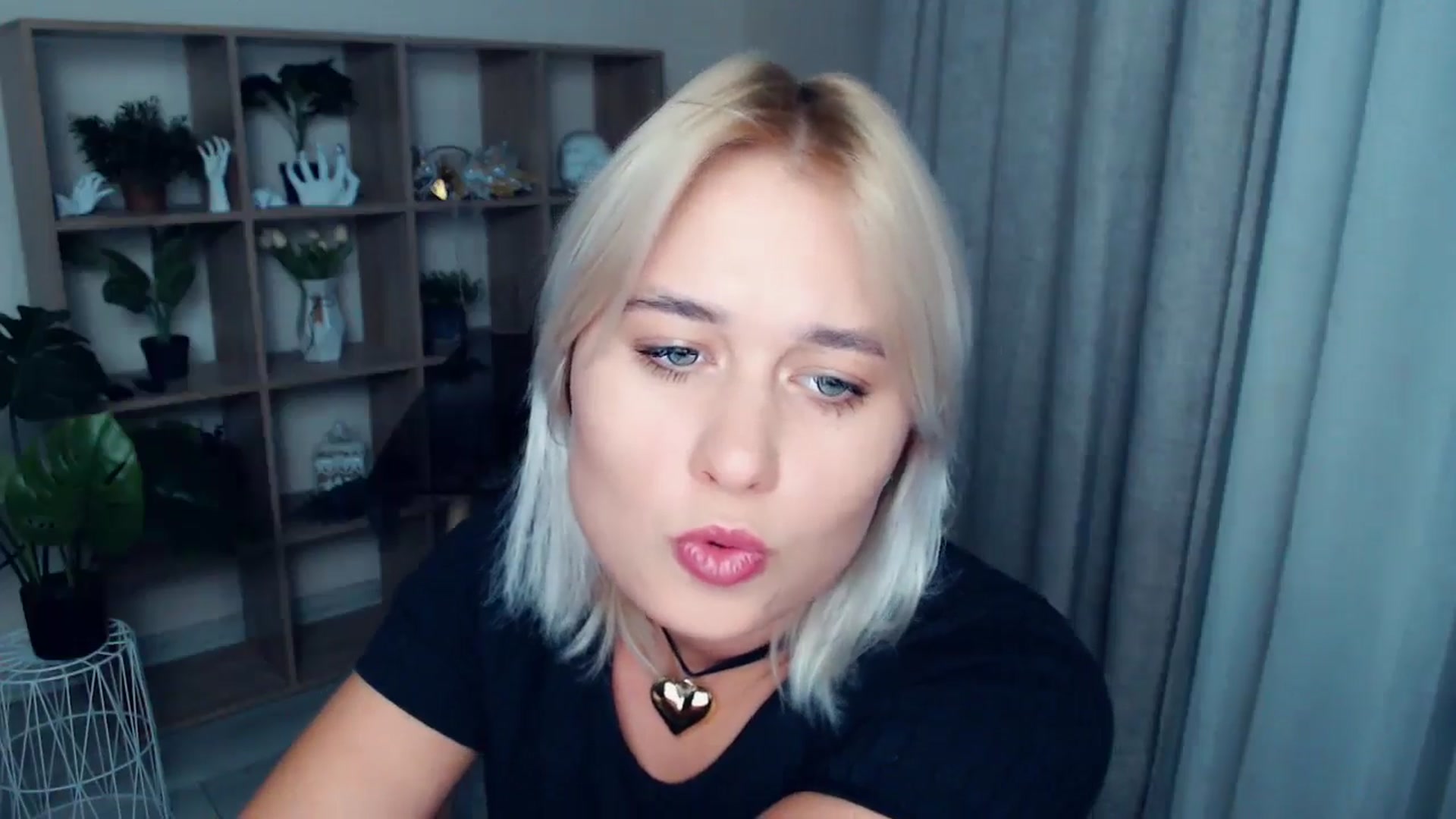 Gallery image thumbnail from Kukla_kolduna's myfreecams stream on, 09/13/2024, 16:32 image 17 of 20