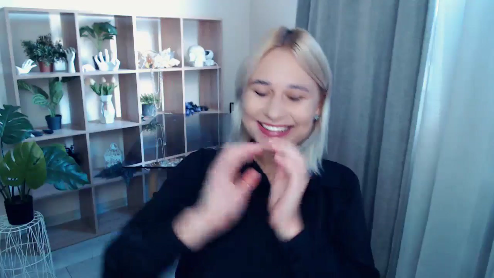 Gallery image thumbnail from Kukla_kolduna's myfreecams stream on, 09/14/2024, 15:33 image 11 of 20