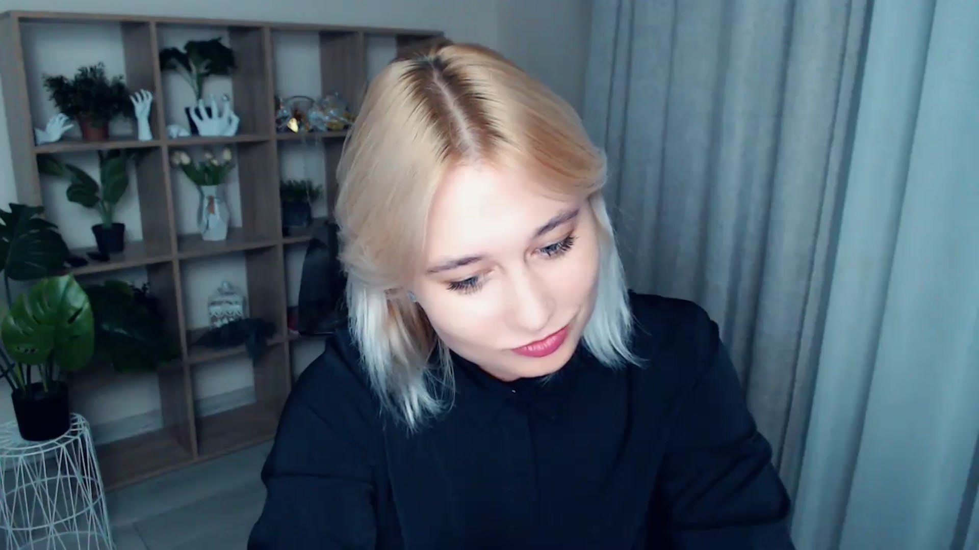 Gallery image thumbnail from Kukla_kolduna's myfreecams stream on, 09/14/2024, 18:29 image 5 of 20