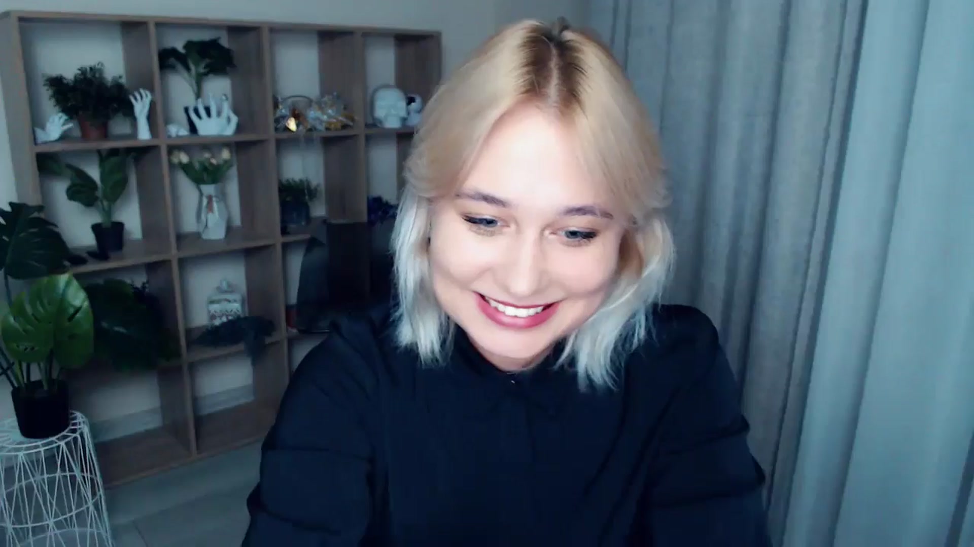 Gallery image thumbnail from Kukla_kolduna's myfreecams stream on, 09/14/2024, 18:29 image 4 of 20