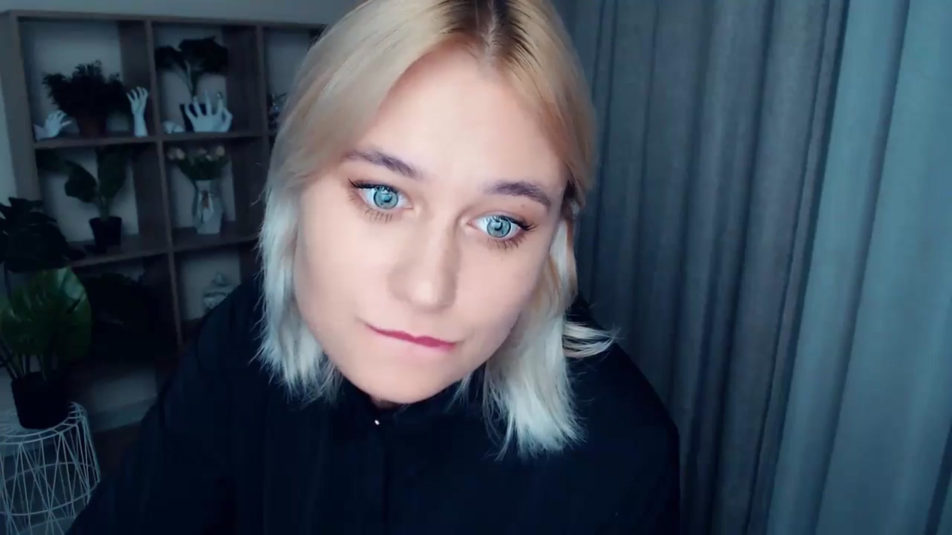 Gallery image thumbnail from Kukla_kolduna's myfreecams stream on, 09/14/2024, 18:29 image 17 of 20