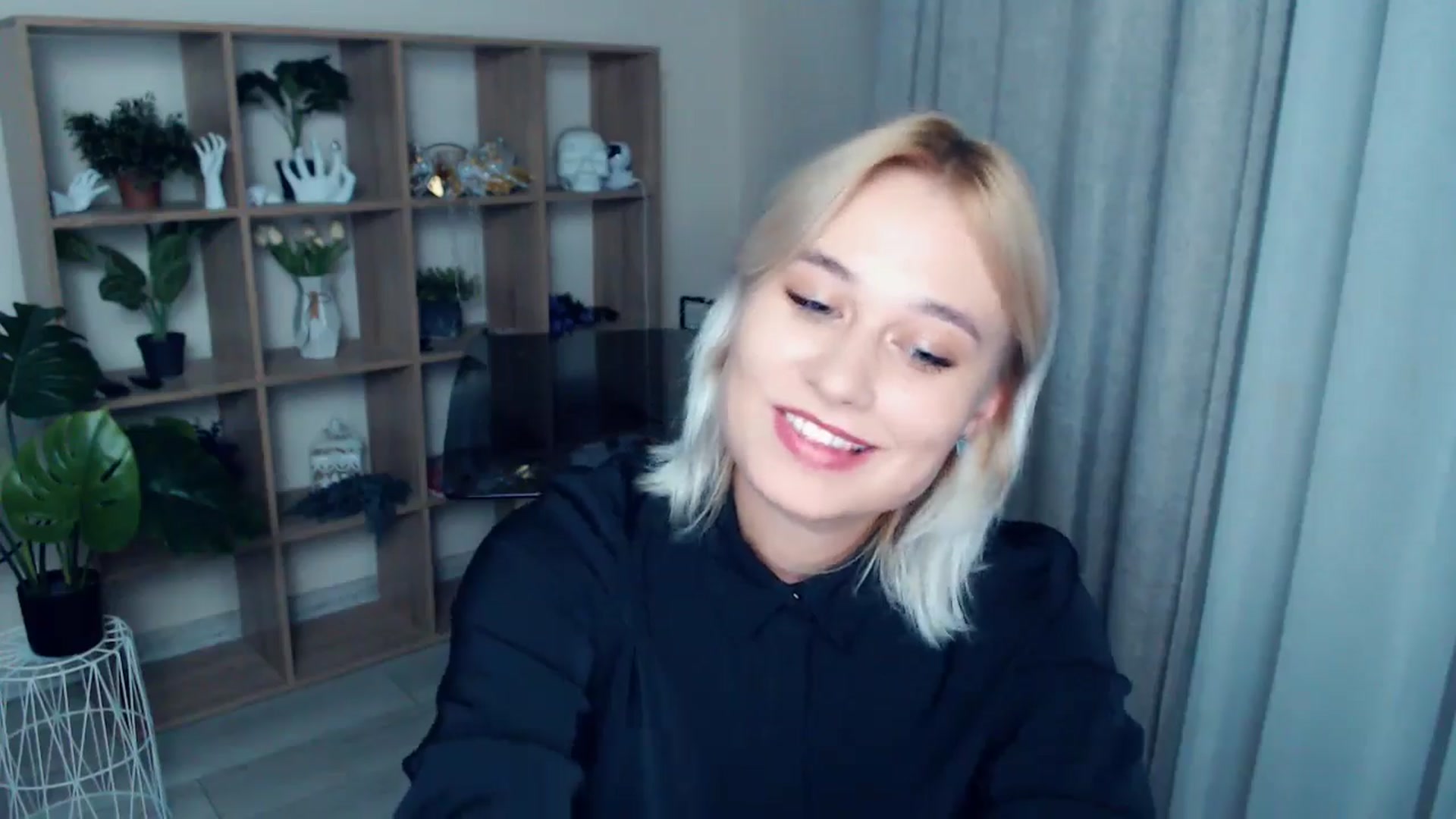 Gallery image thumbnail from Kukla_kolduna's myfreecams stream on, 09/14/2024, 18:29 image 14 of 20