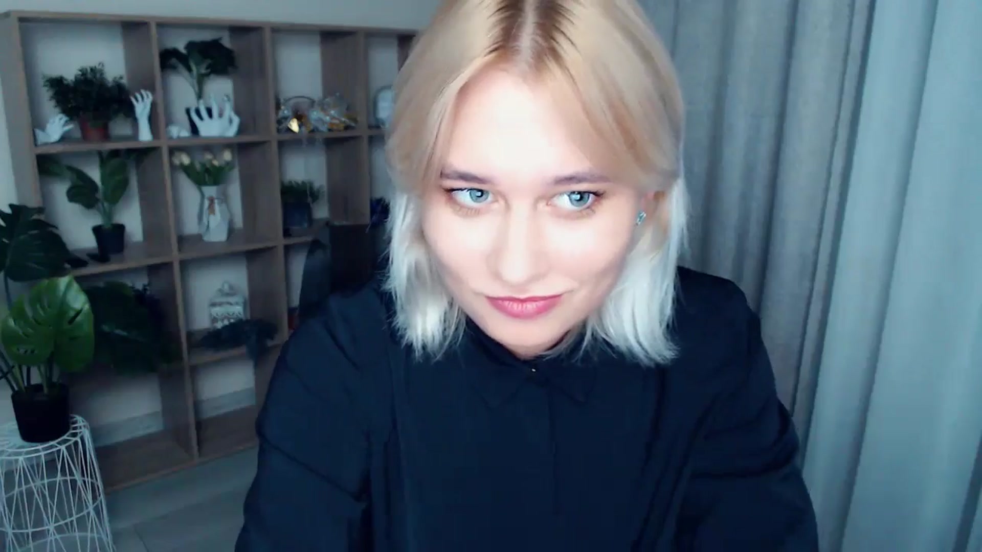 Gallery image thumbnail from Kukla_kolduna's myfreecams stream on, 09/14/2024, 18:29 image 15 of 20