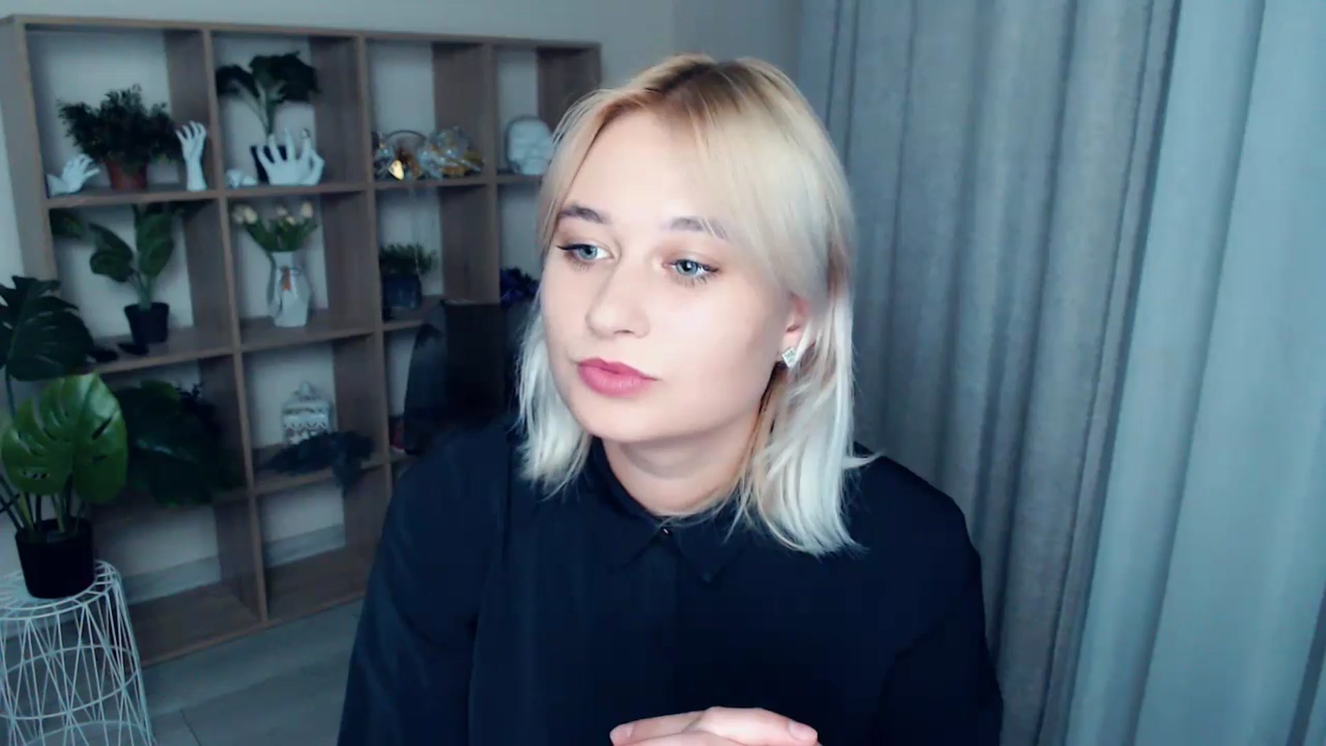 Gallery image thumbnail from Kukla_kolduna's myfreecams stream on, 09/14/2024, 18:29 image 12 of 20
