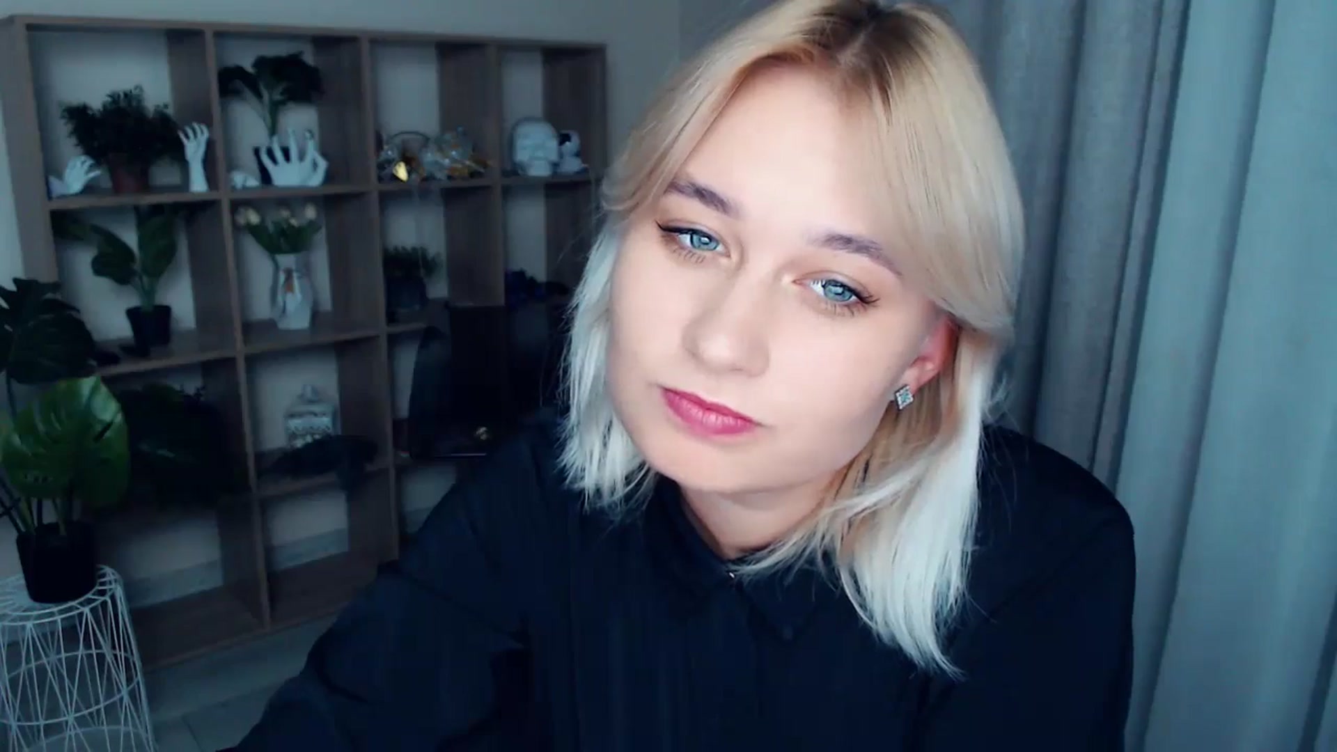 Gallery image thumbnail from Kukla_kolduna's myfreecams stream on, 09/14/2024, 18:29 image 8 of 20