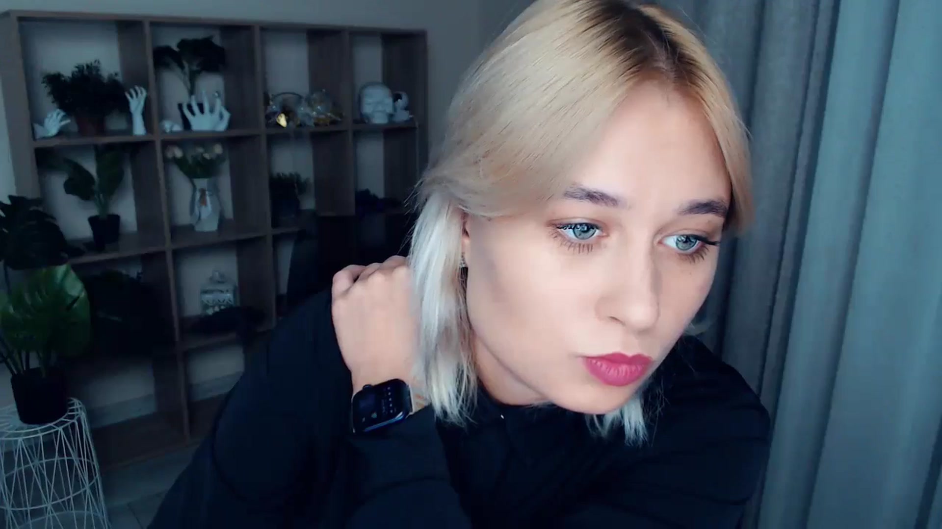Gallery image thumbnail from Kukla_kolduna's myfreecams stream on, 09/14/2024, 18:29 image 10 of 20