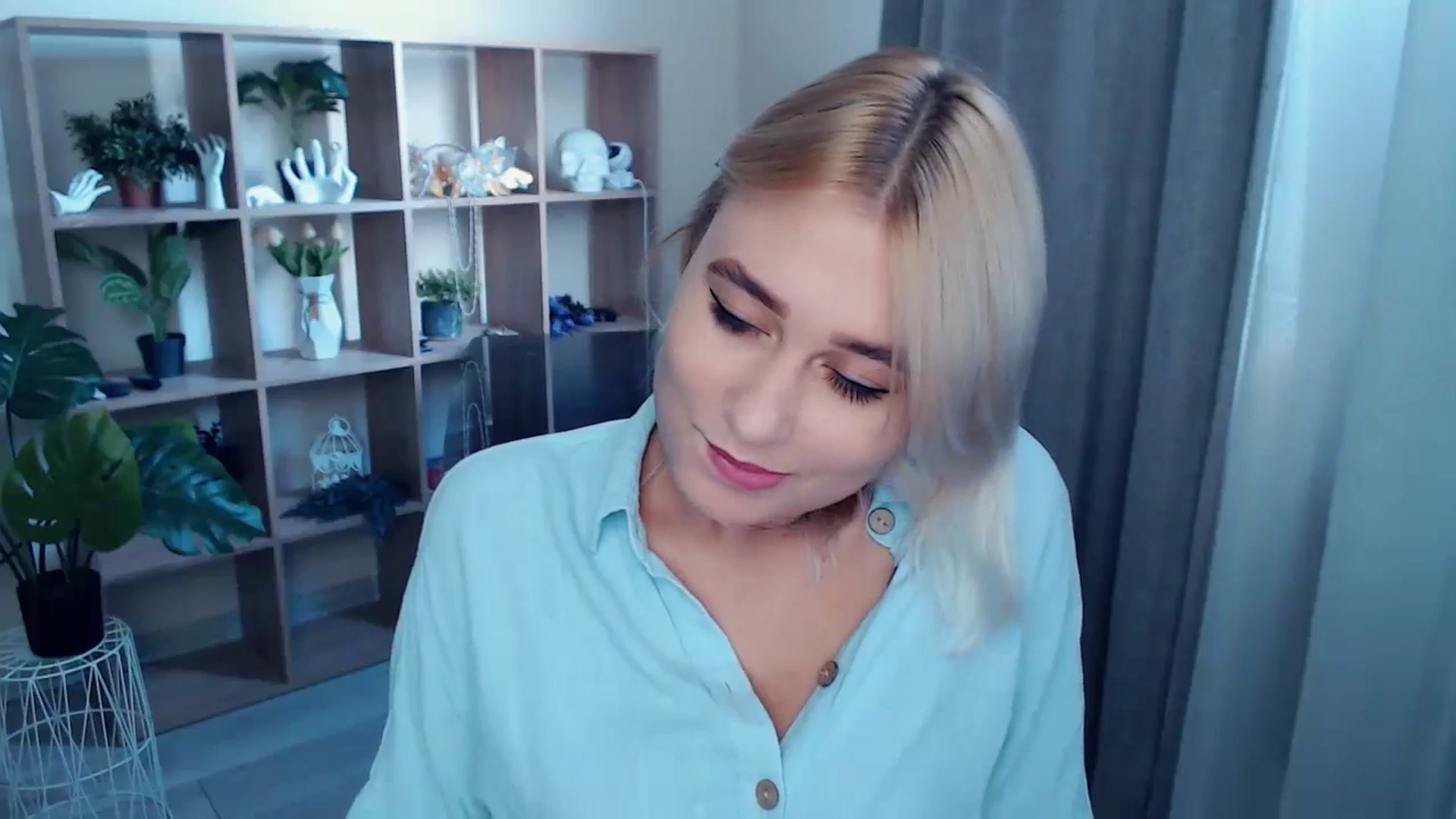 Gallery image thumbnail from Kukla_kolduna's myfreecams stream on, 09/15/2024, 14:54 image 16 of 20