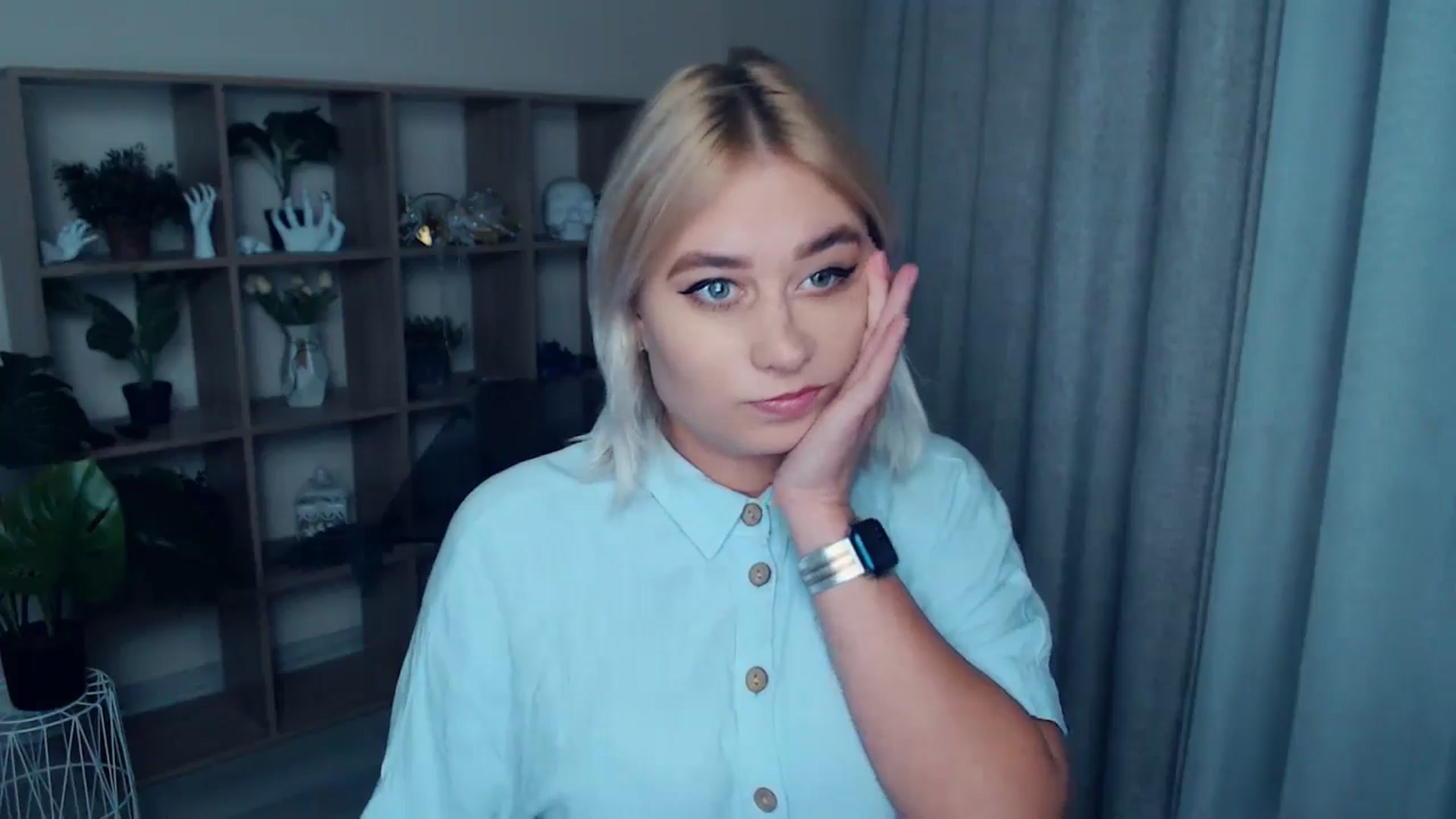 Gallery image thumbnail from Kukla_kolduna's myfreecams stream on, 09/15/2024, 18:11 image 3 of 20