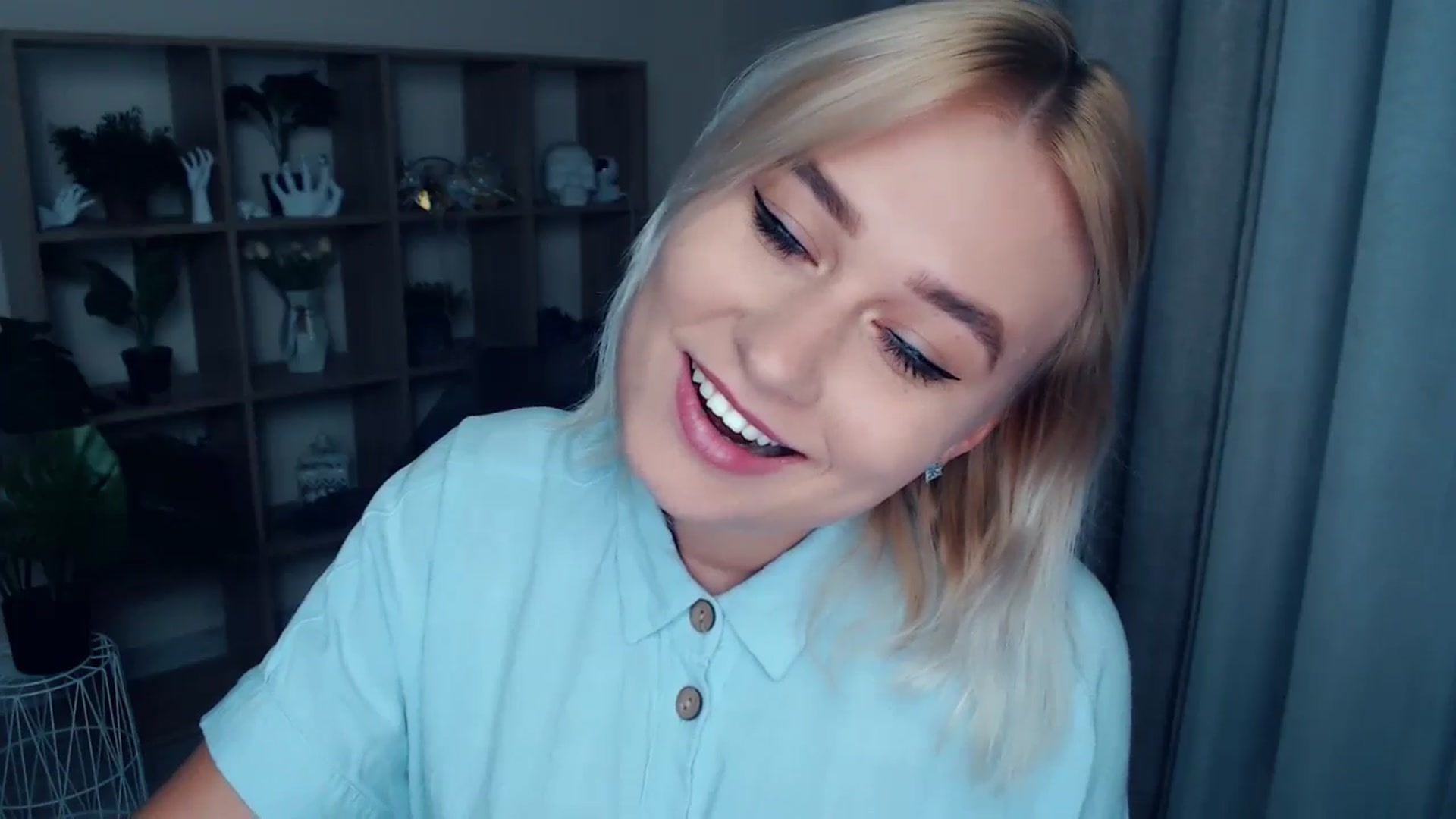 Gallery image thumbnail from Kukla_kolduna's myfreecams stream on, 09/15/2024, 18:11 image 11 of 20