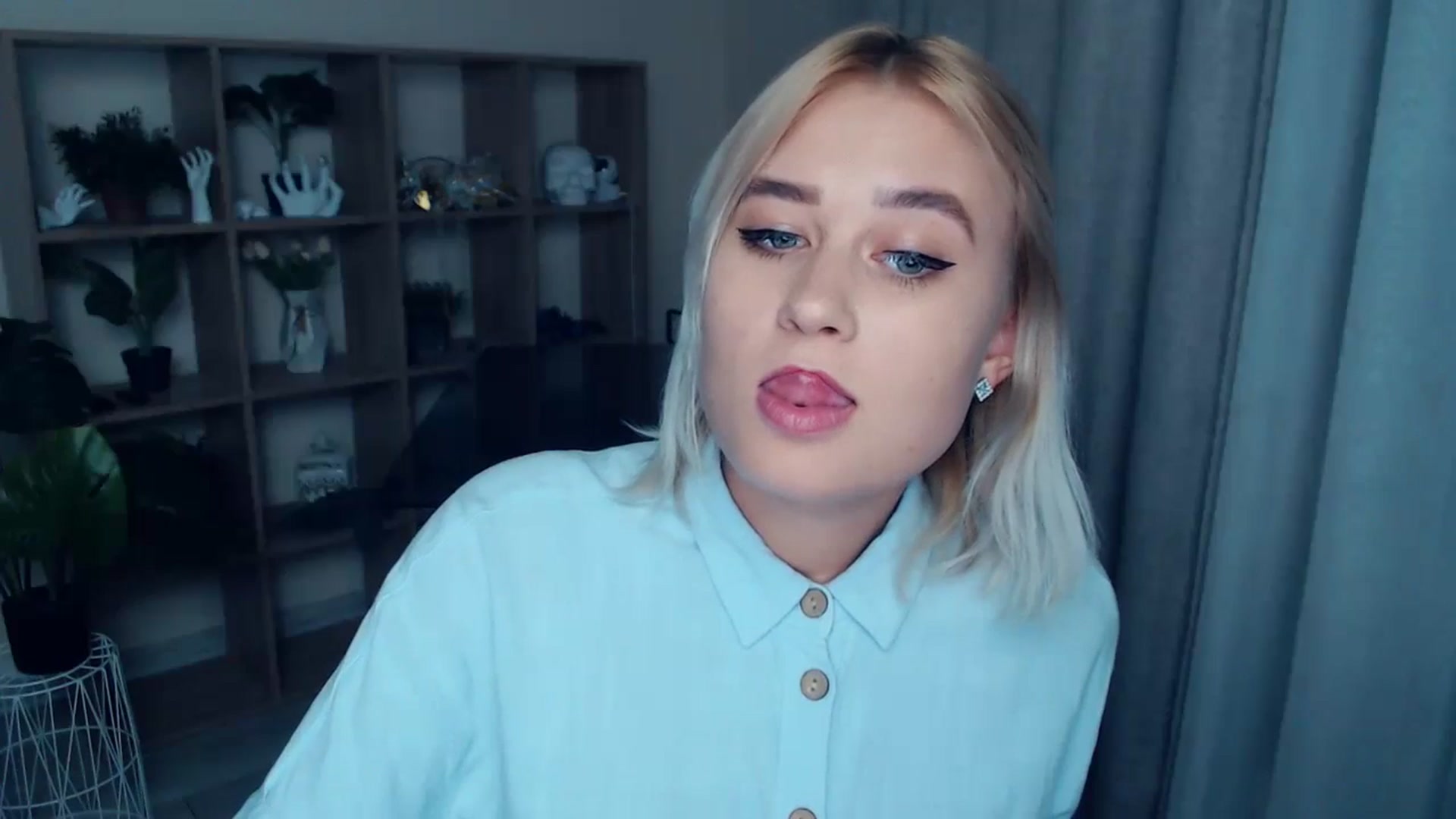 Gallery image thumbnail from Kukla_kolduna's myfreecams stream on, 09/15/2024, 18:11 image 18 of 20