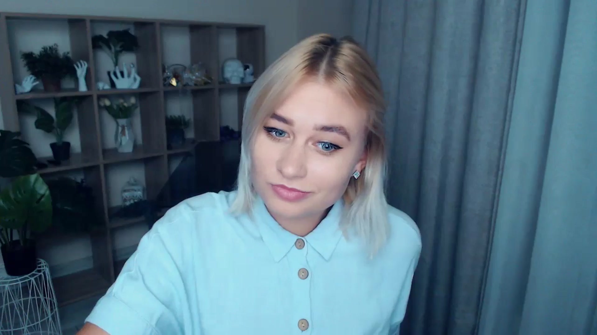 Gallery image thumbnail from Kukla_kolduna's myfreecams stream on, 09/15/2024, 18:11 image 17 of 20
