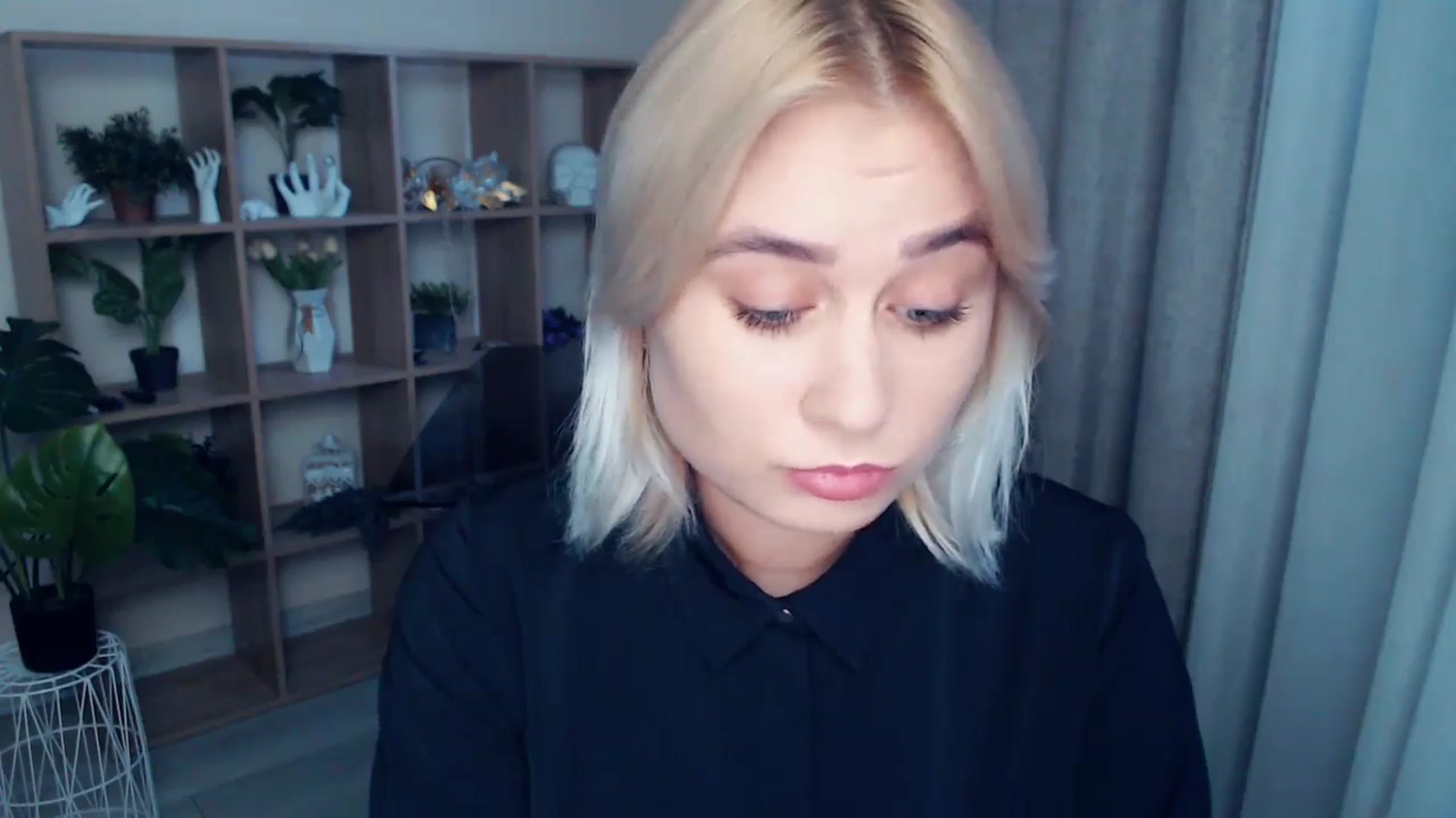 Gallery image thumbnail from Kukla_kolduna's myfreecams stream on, 09/18/2024, 17:18 image 2 of 20