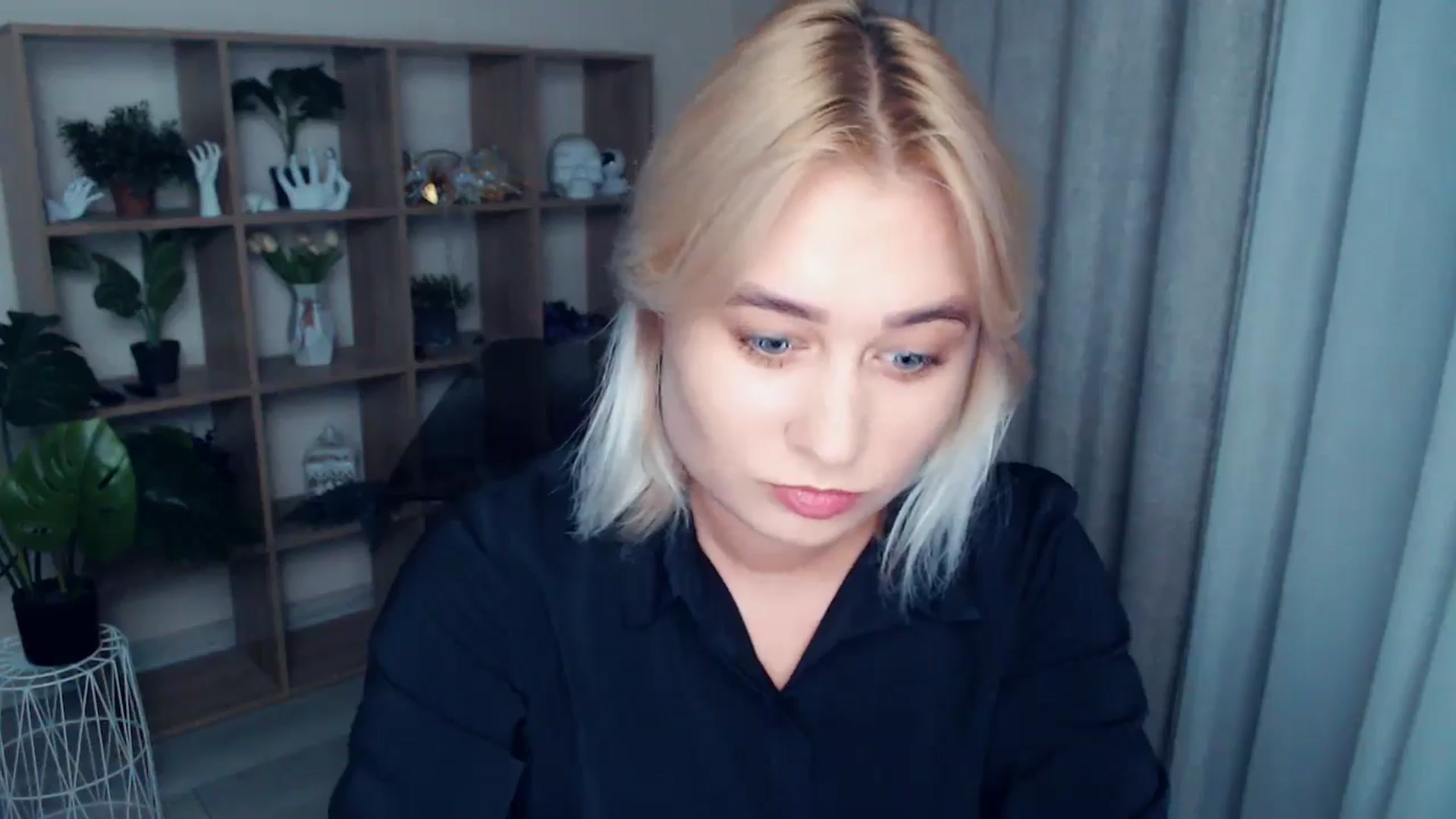 Gallery image thumbnail from Kukla_kolduna's myfreecams stream on, 09/18/2024, 17:18 image 11 of 20