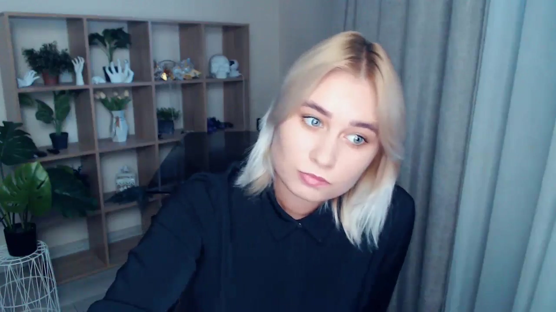 Gallery image thumbnail from Kukla_kolduna's myfreecams stream on, 09/18/2024, 17:18 image 4 of 20
