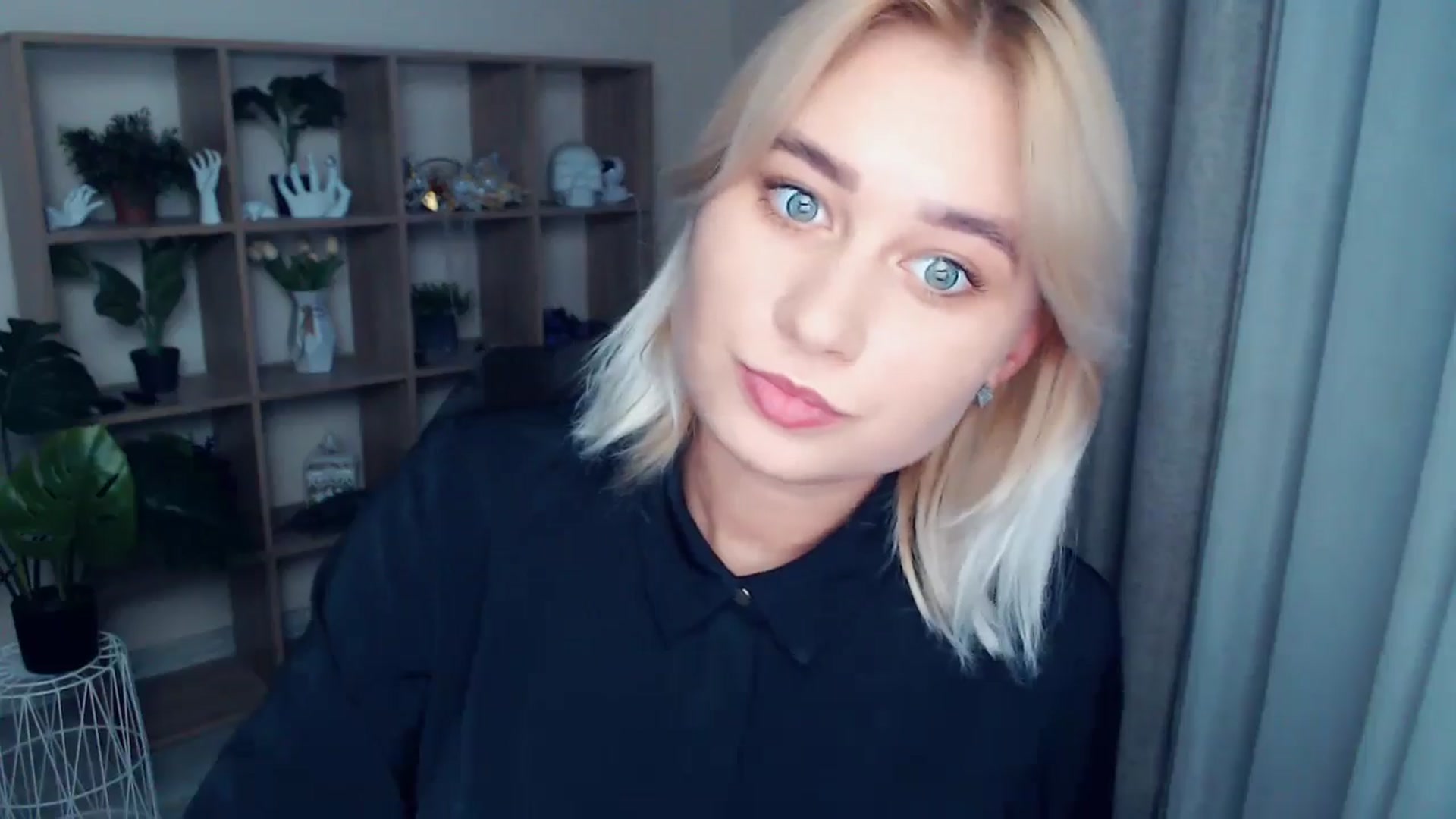 Gallery image thumbnail from Kukla_kolduna's myfreecams stream on, 09/18/2024, 17:18 image 8 of 20