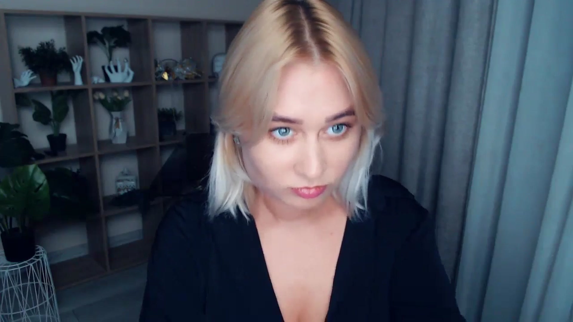 Gallery image thumbnail from Kukla_kolduna's myfreecams stream on, 09/18/2024, 17:18 image 18 of 20