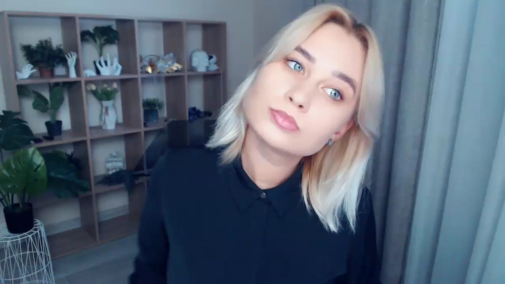 Gallery image thumbnail from Kukla_kolduna's myfreecams stream on, 09/18/2024, 17:18 image 1 of 20