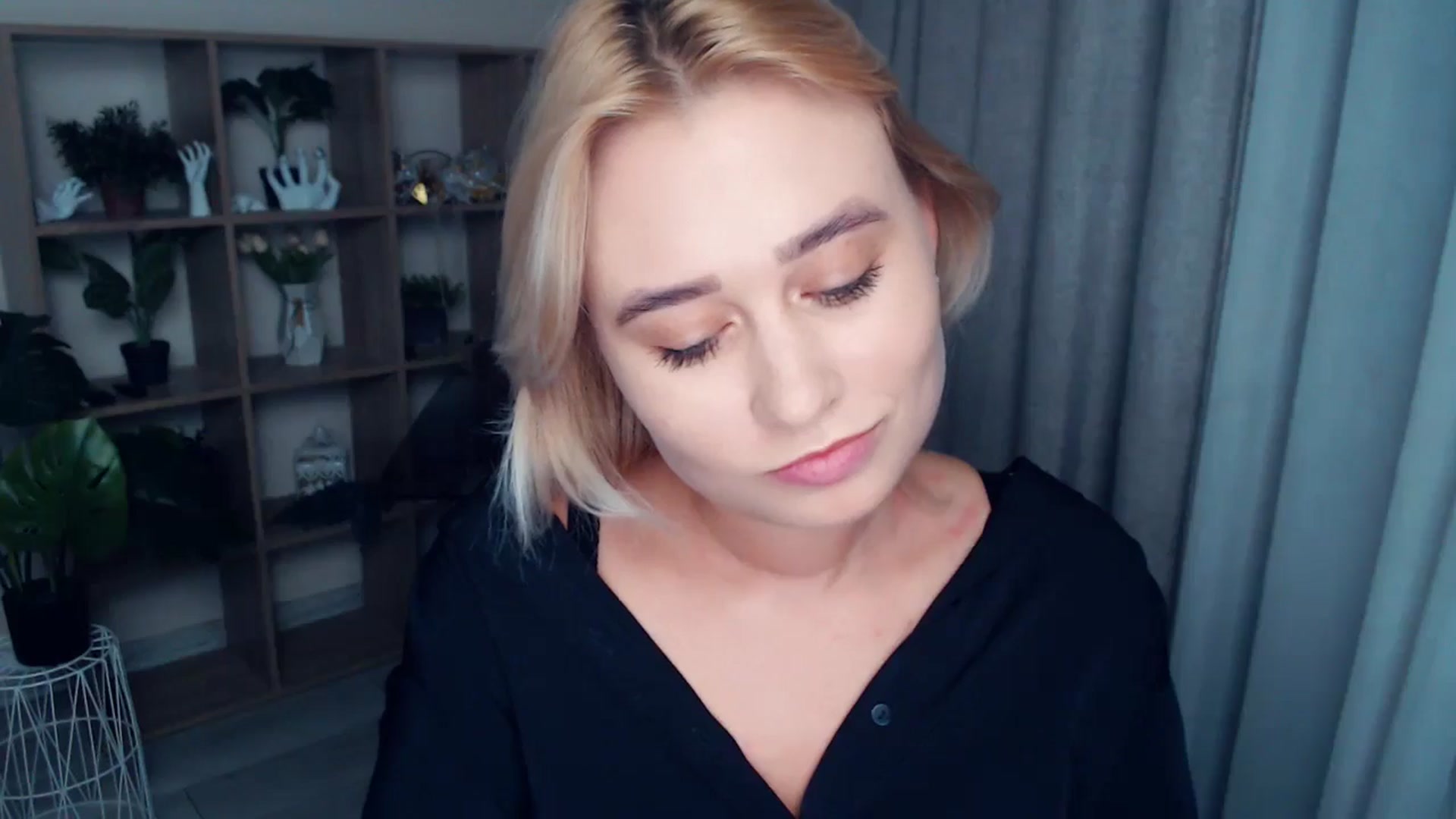 Gallery image thumbnail from Kukla_kolduna's myfreecams stream on, 09/18/2024, 17:18 image 14 of 20