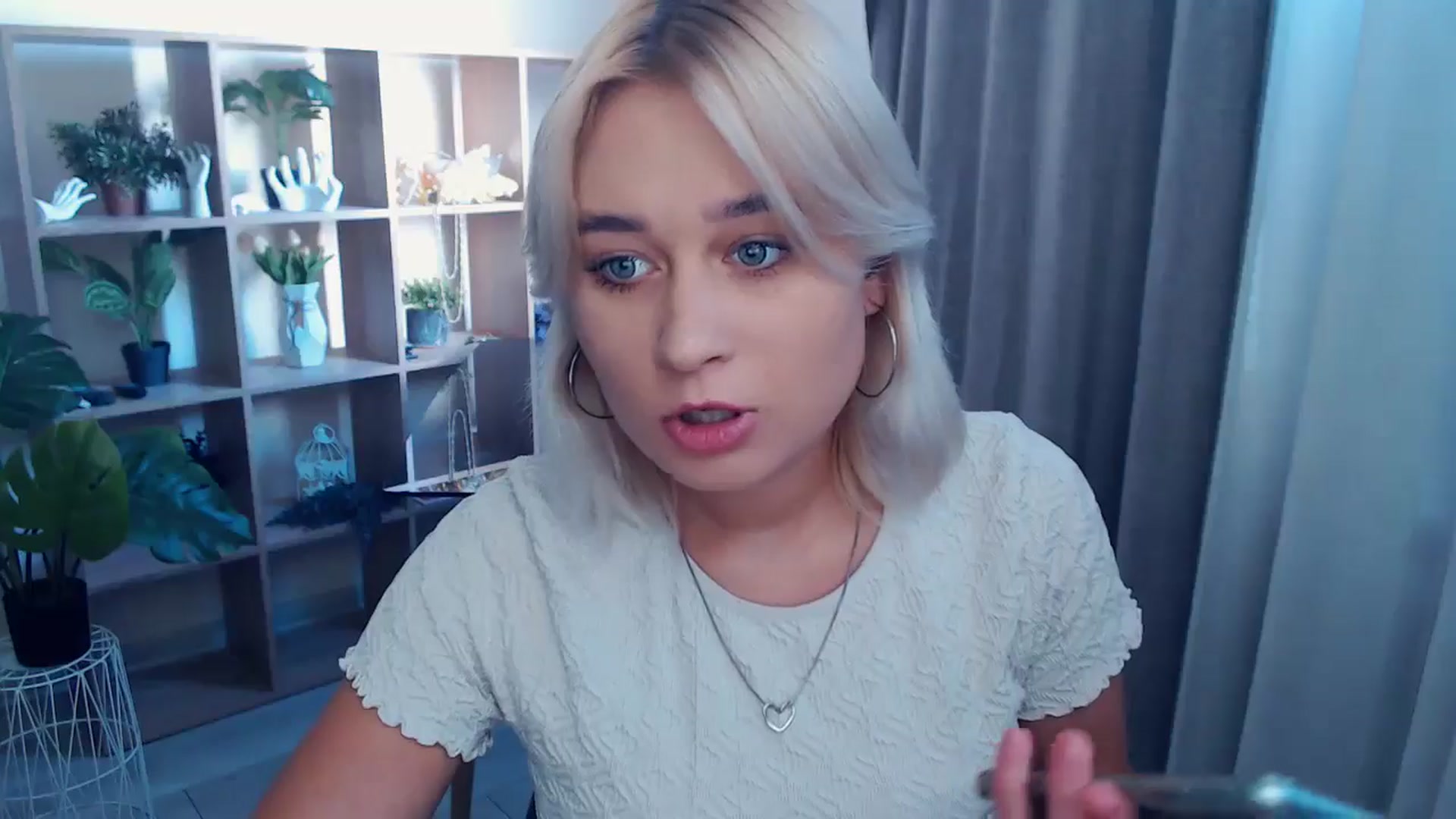 Gallery image thumbnail from Kukla_kolduna's myfreecams stream on, 09/20/2024, 14:27 image 3 of 20