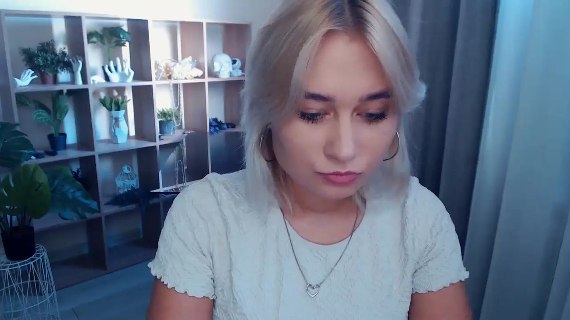 Gallery image thumbnail from Kukla_kolduna's myfreecams stream on, 09/20/2024, 14:27 image 7 of 20
