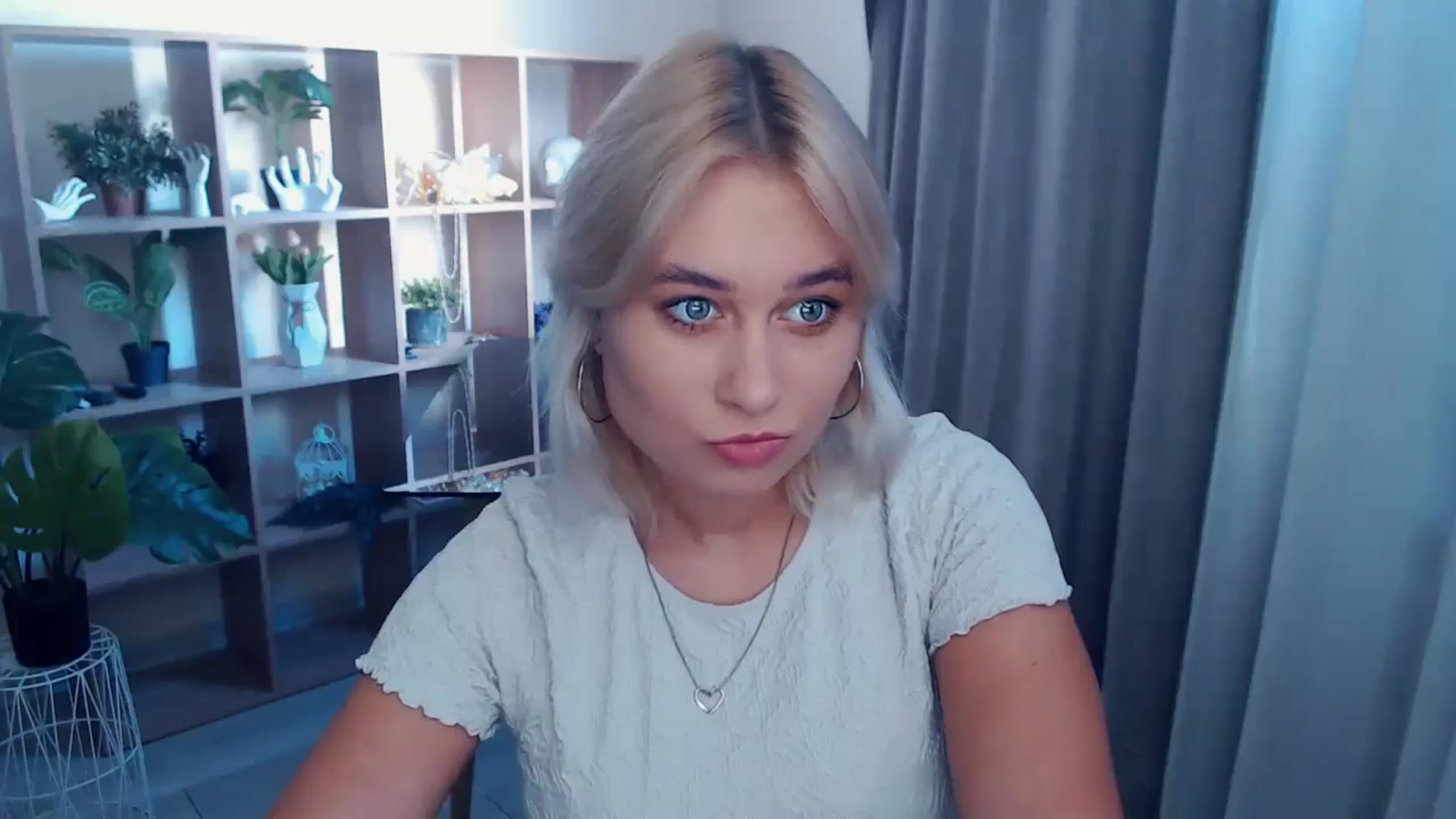 Gallery image thumbnail from Kukla_kolduna's myfreecams stream on, 09/20/2024, 14:27 image 2 of 20
