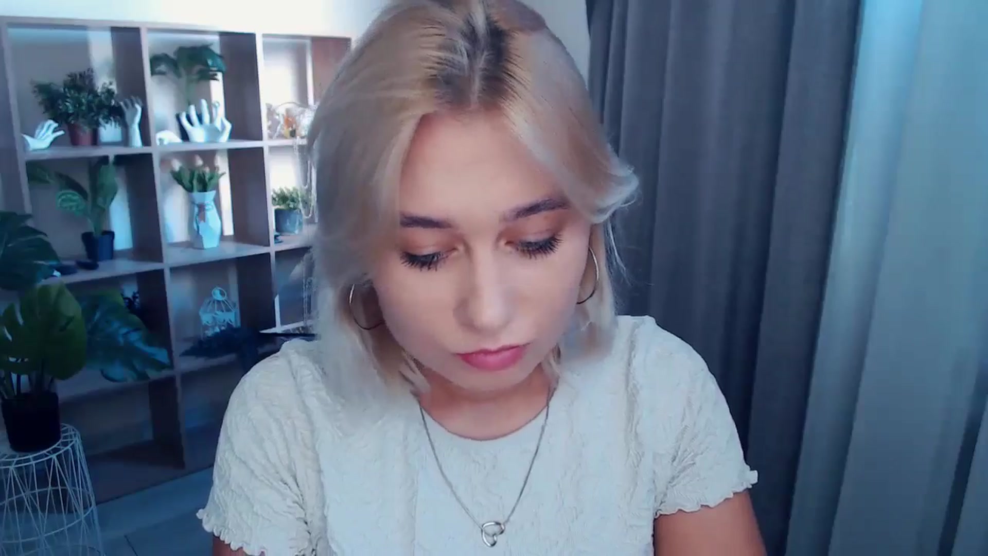 Gallery image thumbnail from Kukla_kolduna's myfreecams stream on, 09/20/2024, 14:27 image 17 of 20