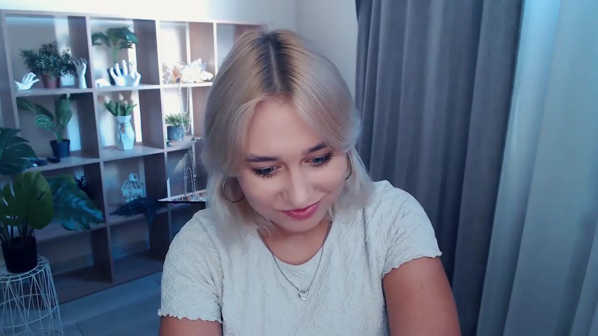 Gallery image thumbnail from Kukla_kolduna's myfreecams stream on, 09/20/2024, 14:27 image 11 of 20