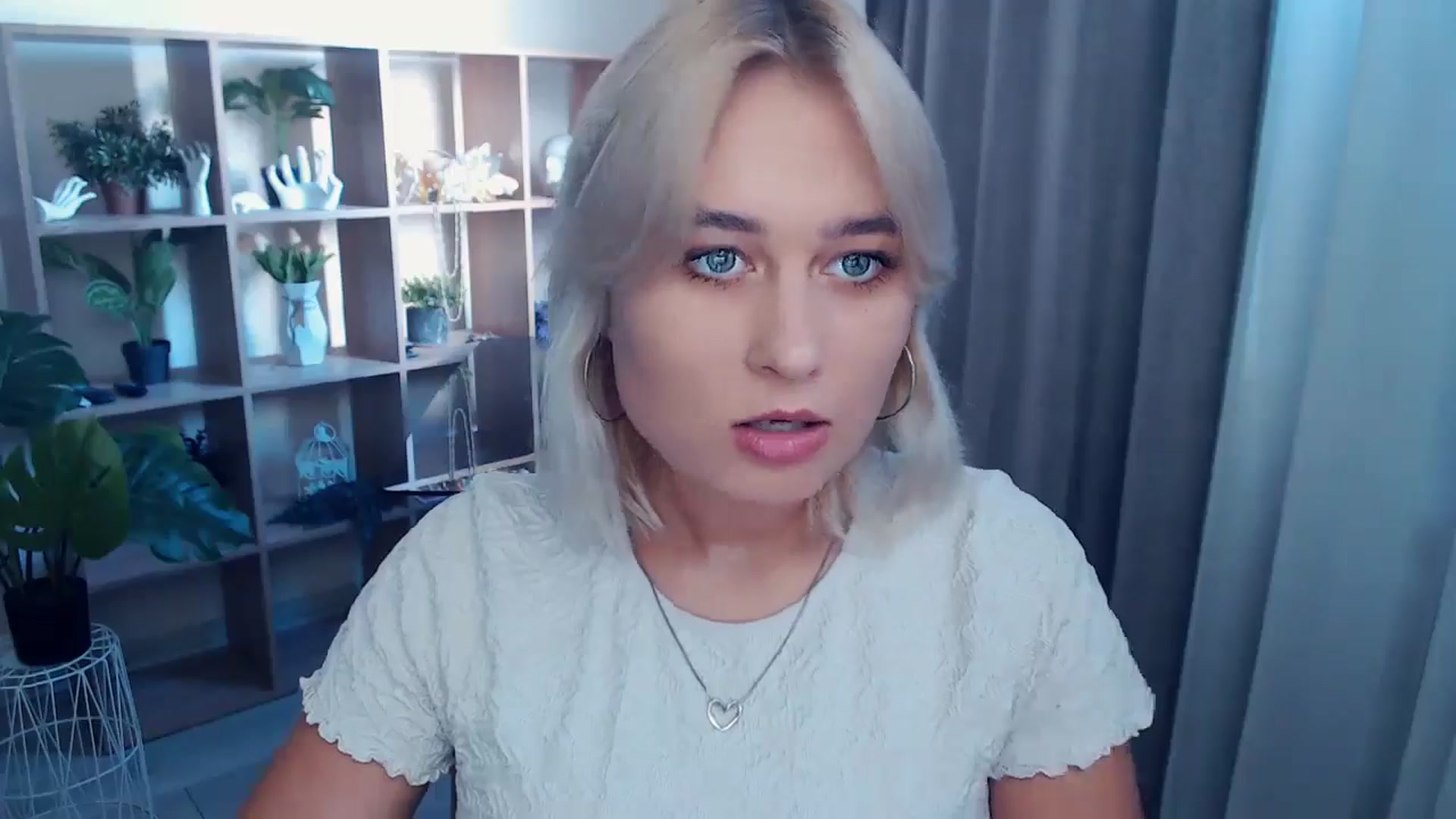 Gallery image thumbnail from Kukla_kolduna's myfreecams stream on, 09/20/2024, 14:27 image 12 of 20