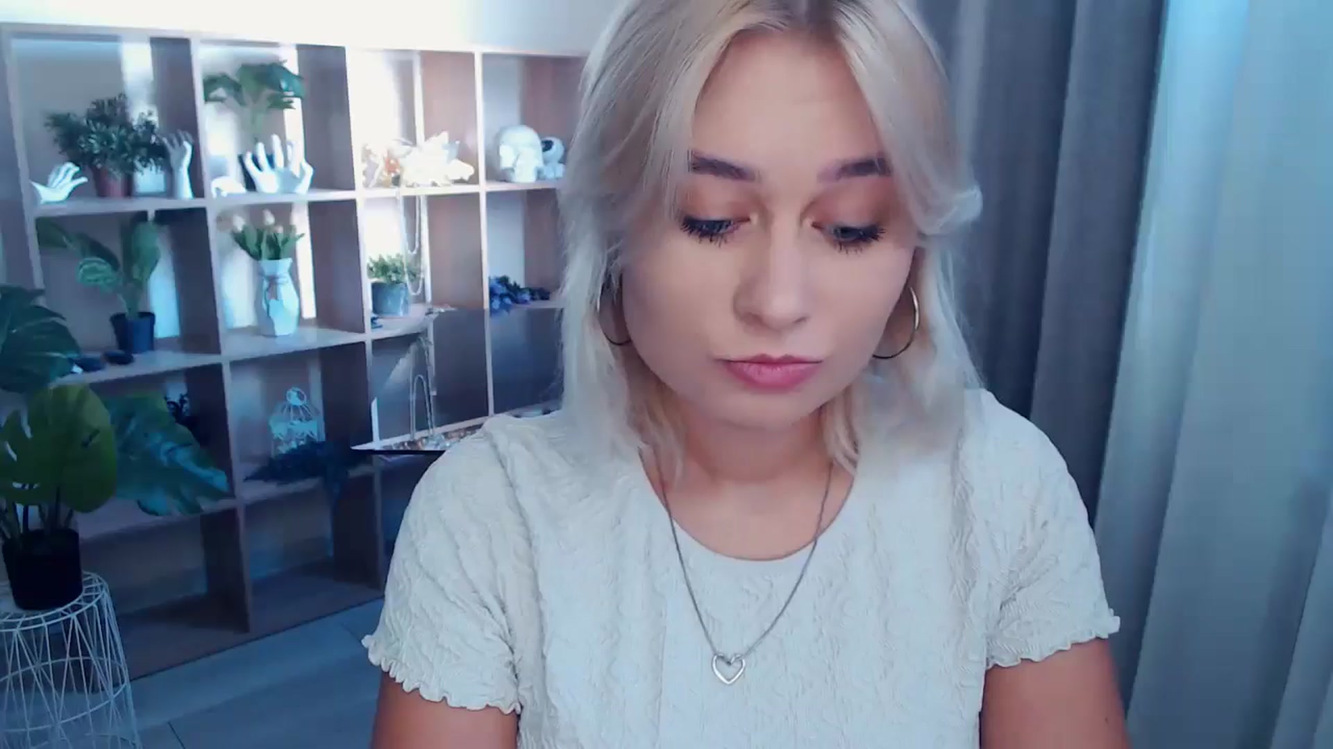 Gallery image thumbnail from Kukla_kolduna's myfreecams stream on, 09/20/2024, 14:27 image 1 of 20