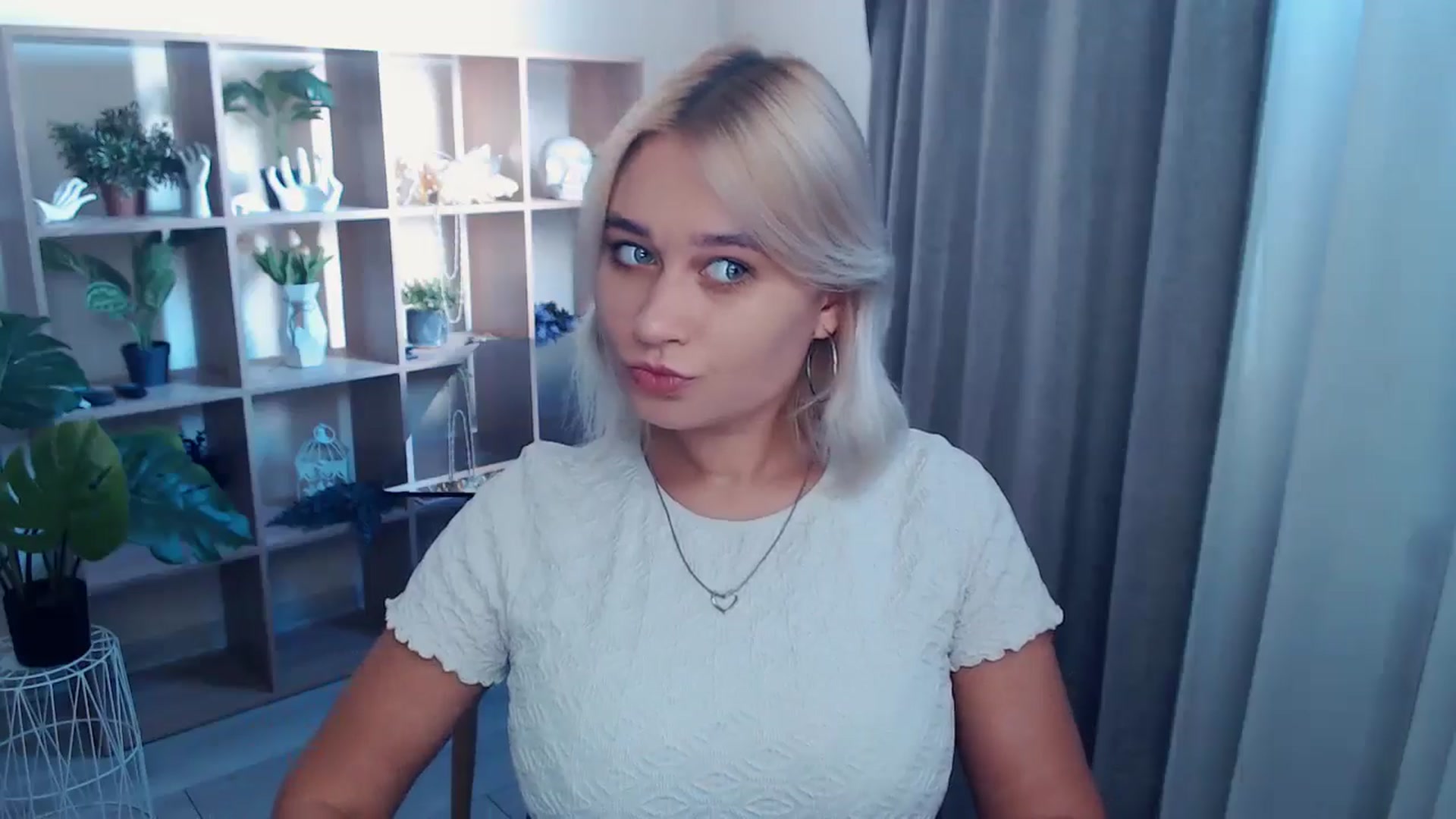 Gallery image thumbnail from Kukla_kolduna's myfreecams stream on, 09/20/2024, 14:27 image 8 of 20