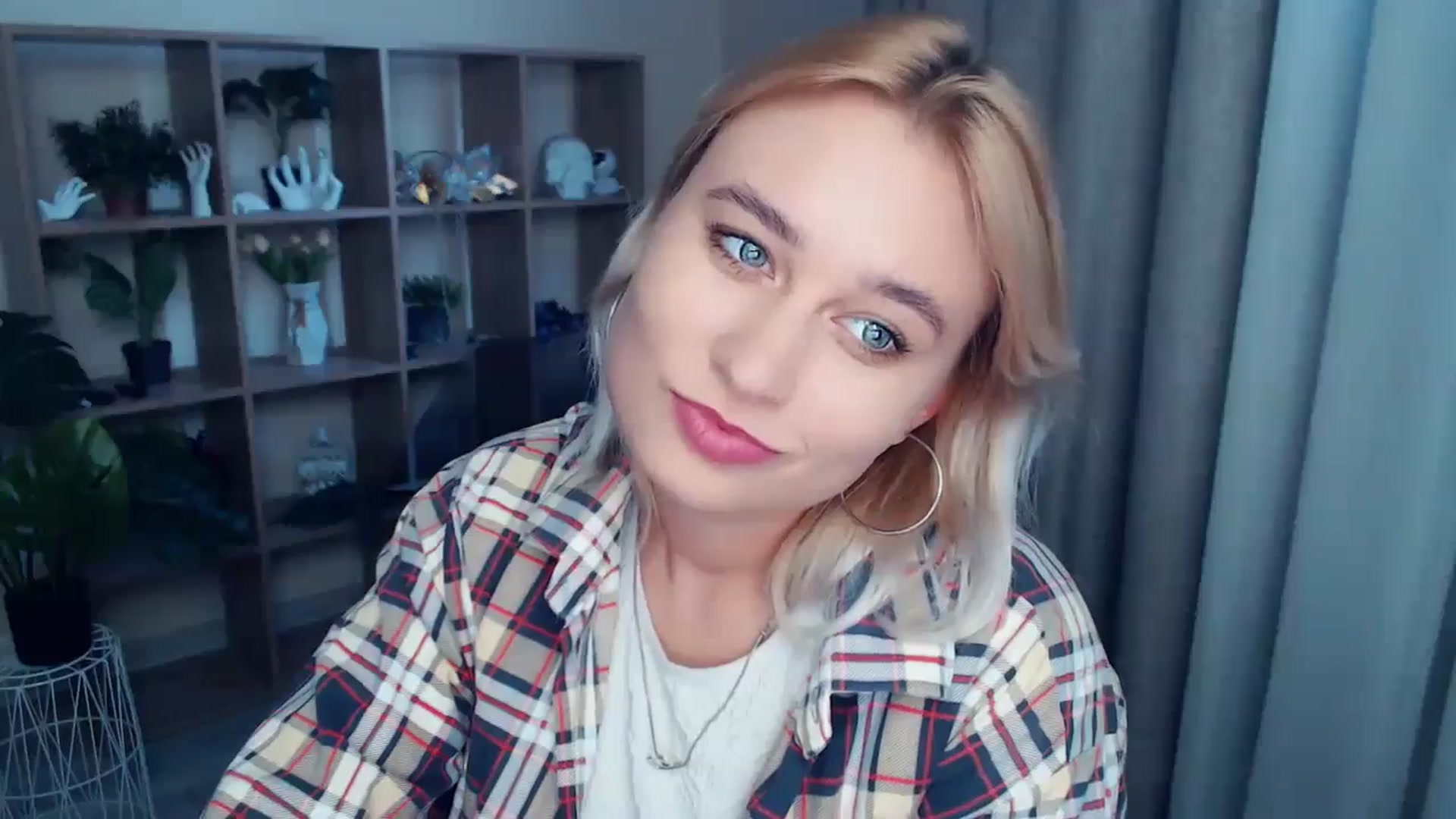 Gallery image thumbnail from Kukla_kolduna's myfreecams stream on, 09/20/2024, 16:28 image 7 of 20