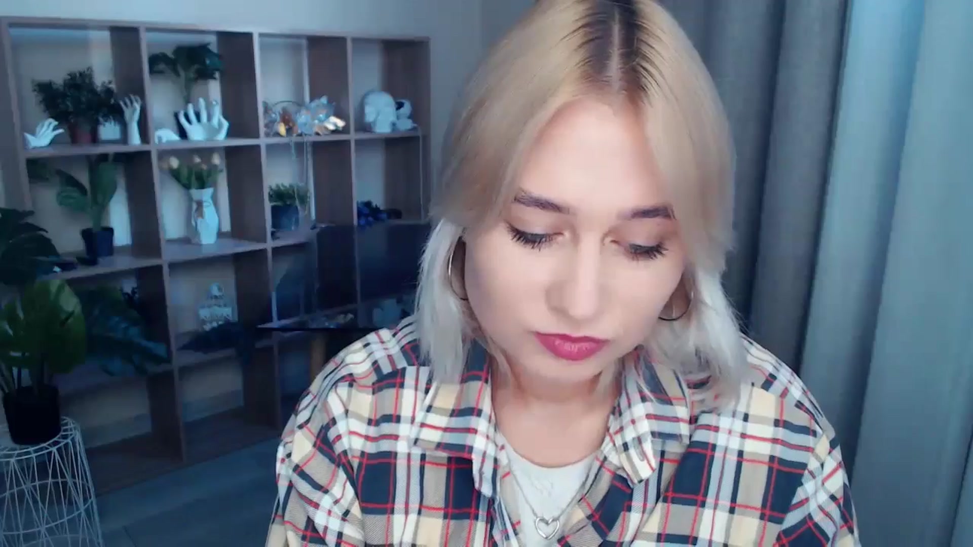 Gallery image thumbnail from Kukla_kolduna's myfreecams stream on, 09/20/2024, 16:28 image 2 of 20