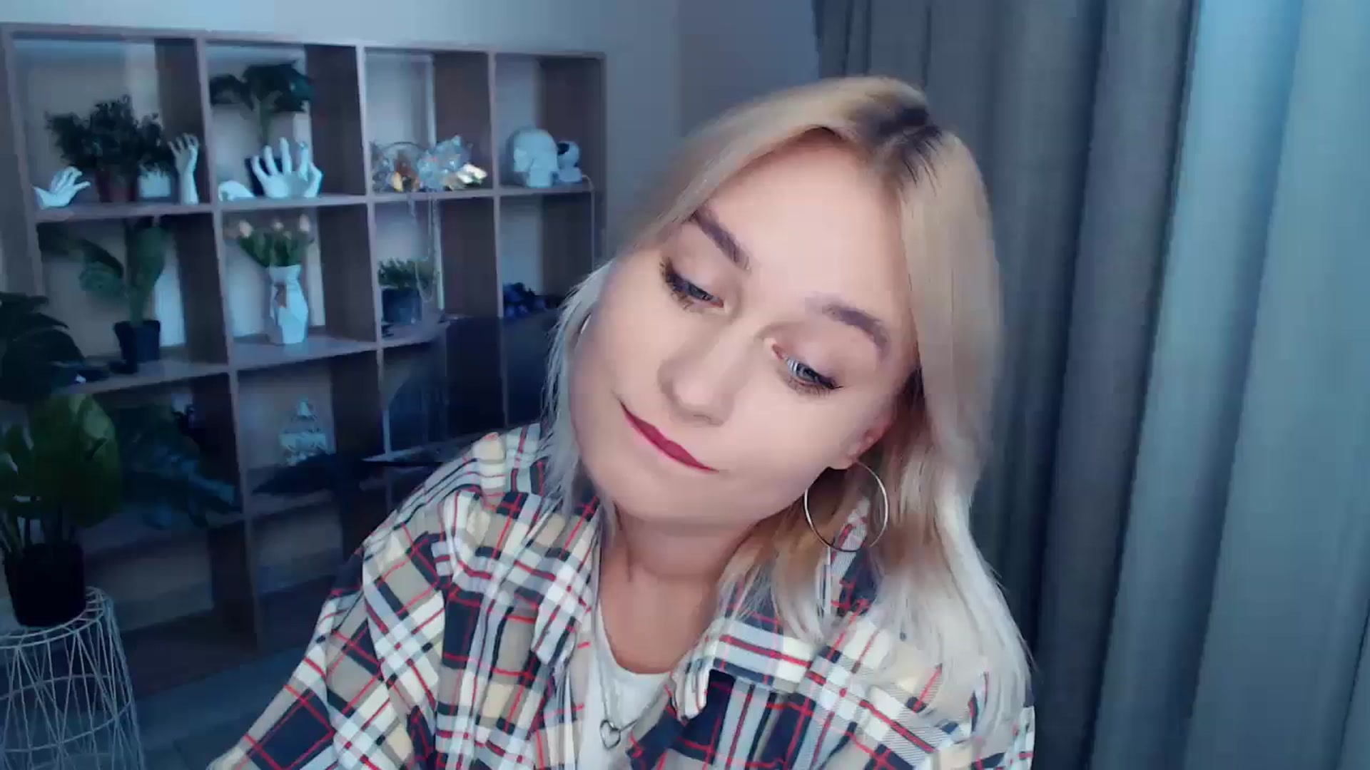 Gallery image thumbnail from Kukla_kolduna's myfreecams stream on, 09/20/2024, 16:28 image 1 of 20