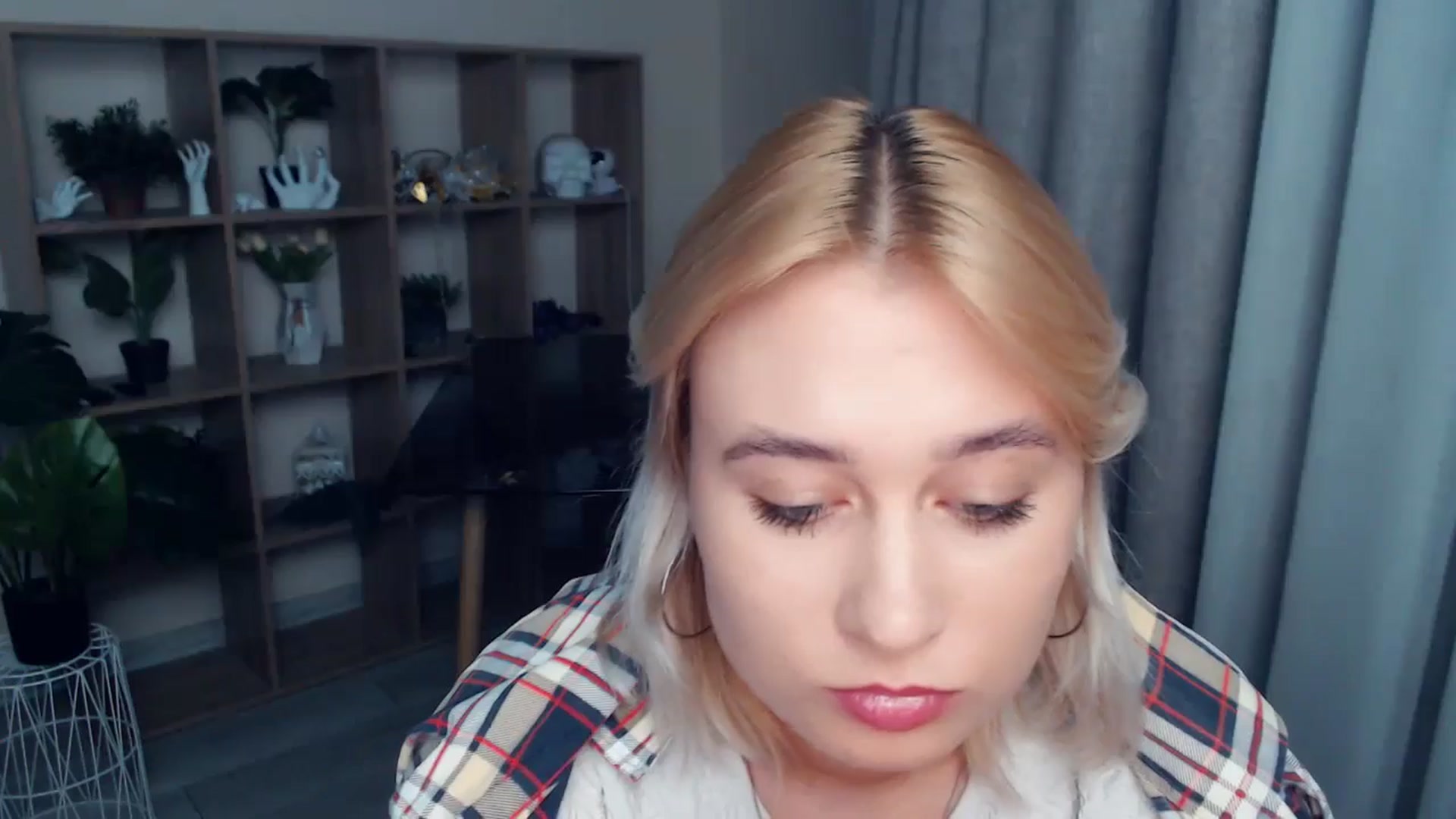 Gallery image thumbnail from Kukla_kolduna's myfreecams stream on, 09/20/2024, 16:28 image 18 of 20